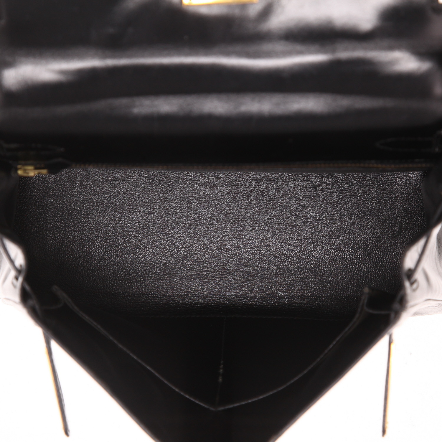 Borsa Hermès Kelly 28 cm in pelle nera effetto box - Detail D3