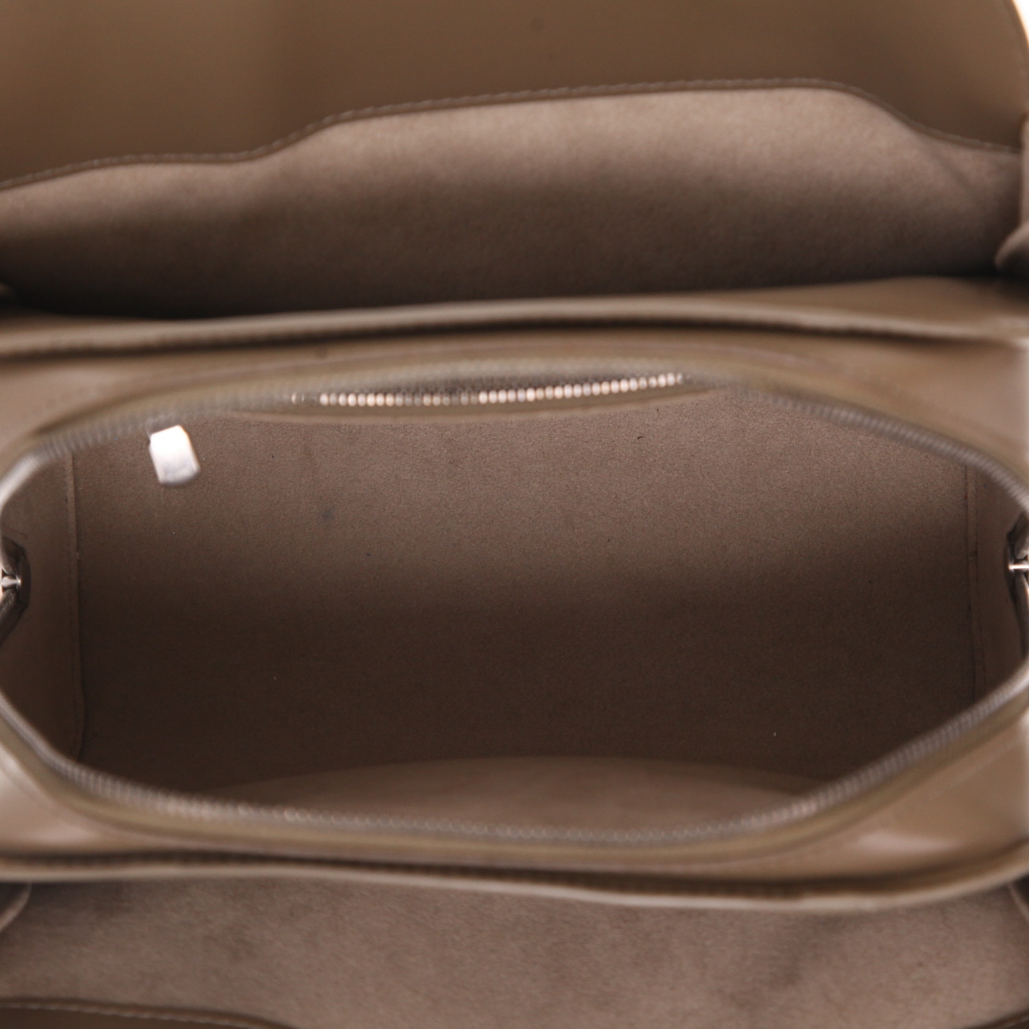 Sac à main Louis Vuitton  Pont Neuf en cuir épi taupe - Detail D3