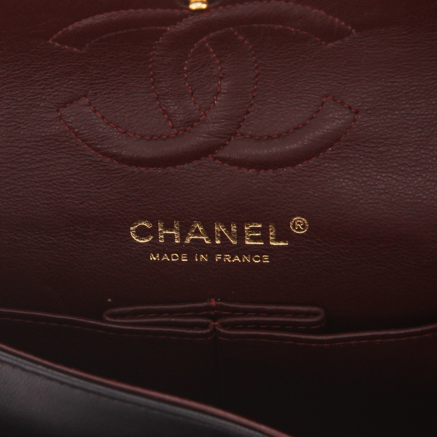 Chanel  Timeless Petit handbag  in black quilted leather - Detail D2