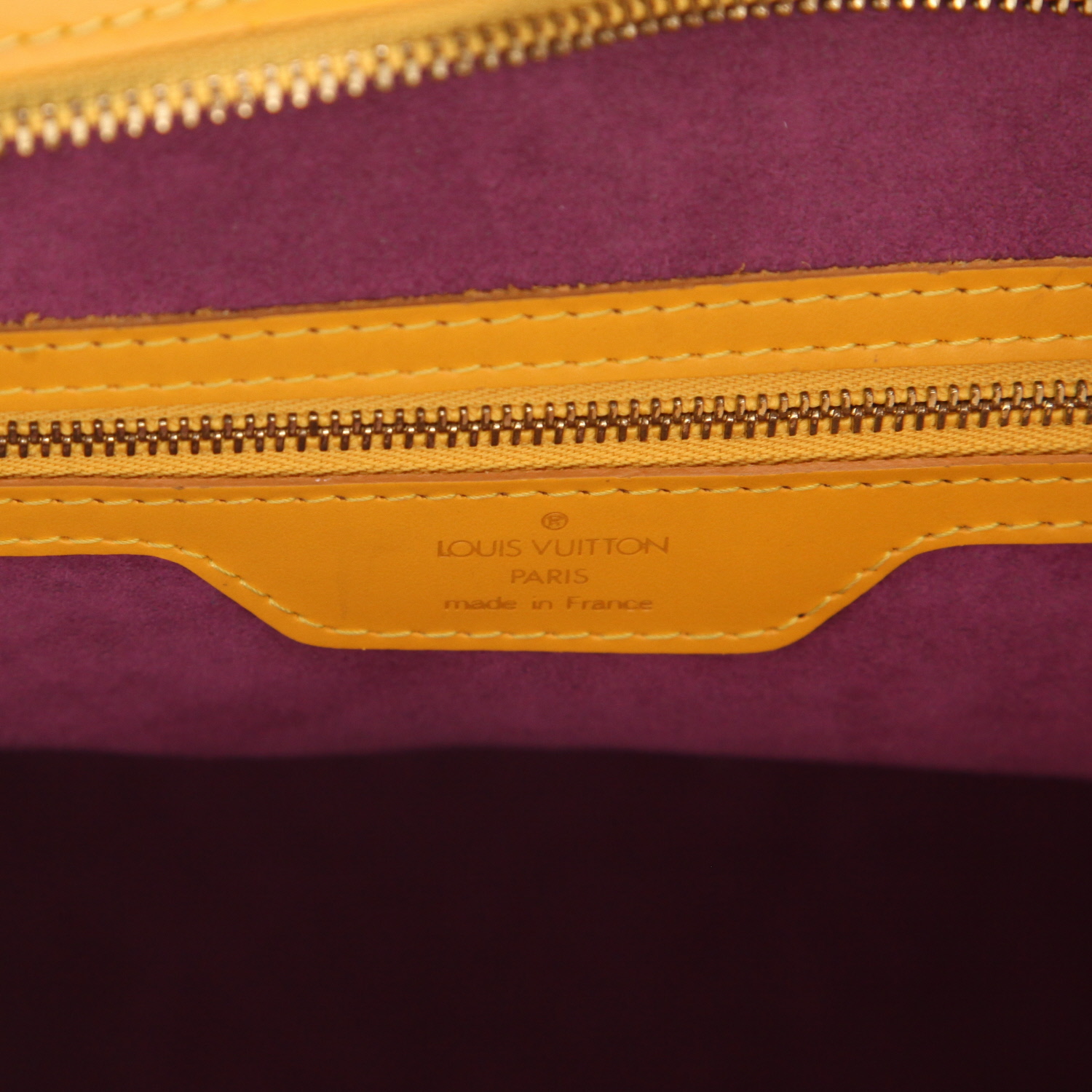 Sac à main Louis Vuitton  Saint Jacques en cuir épi jaune - Detail D2