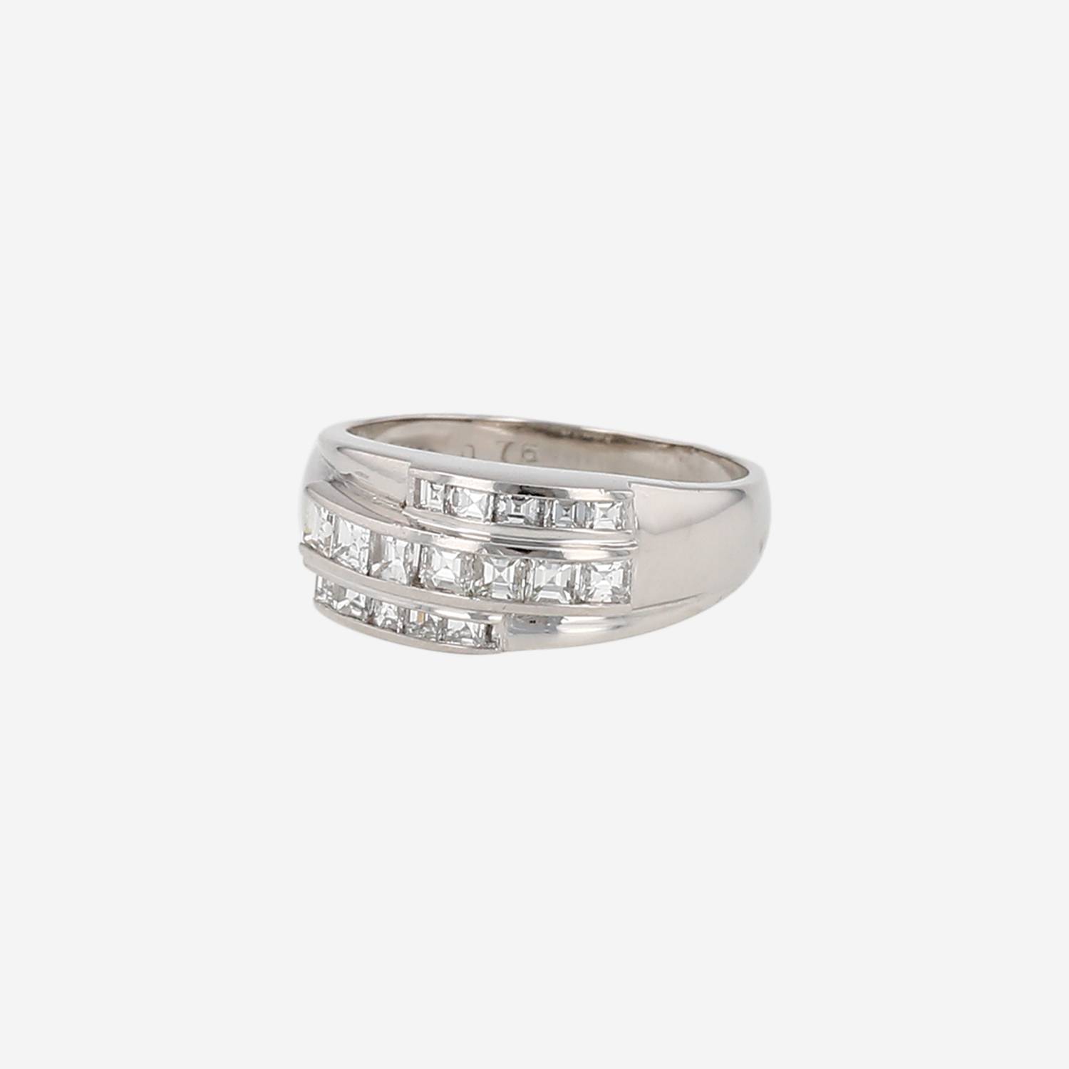 Bague Vintage  en or blanc et diamants