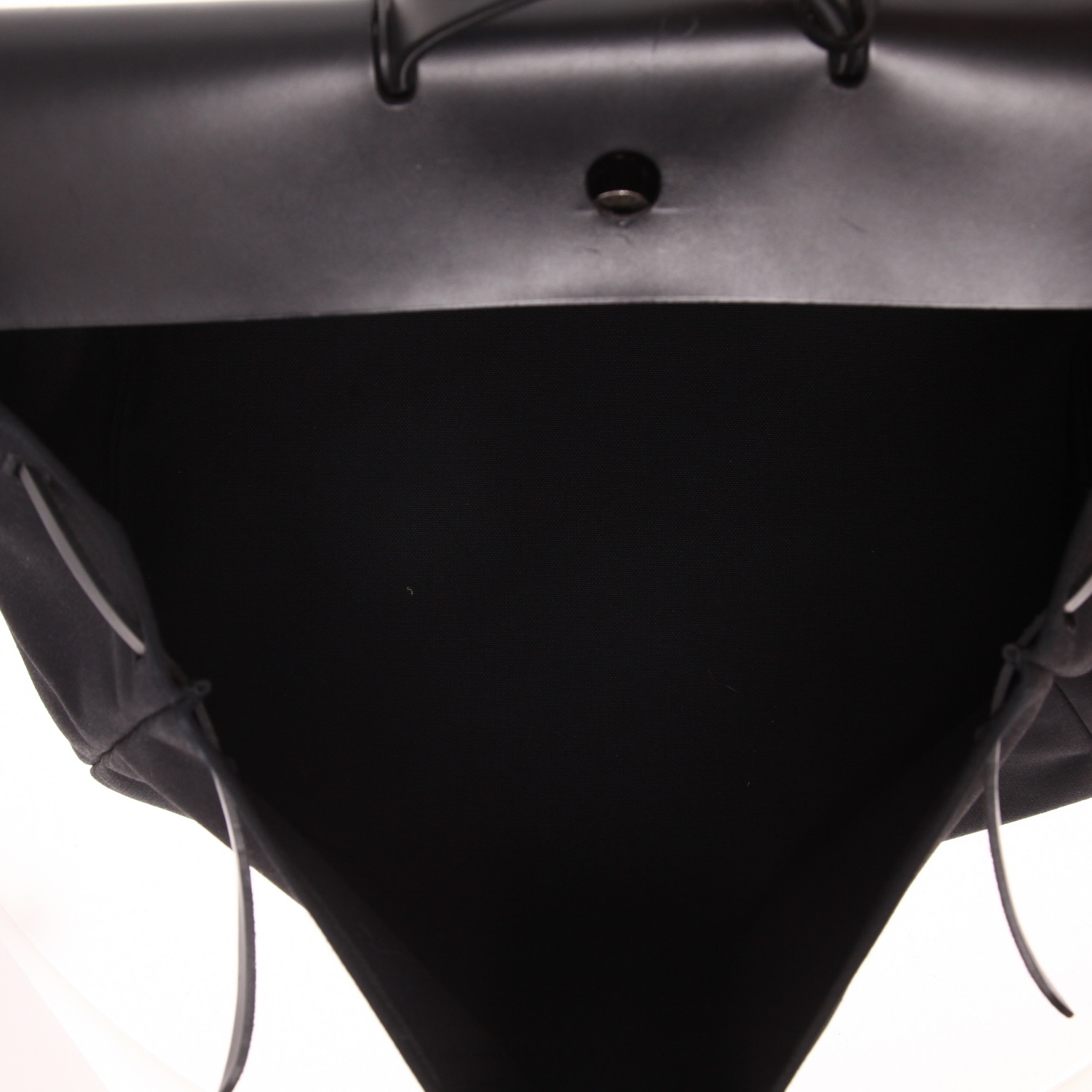 Sac de voyage Hermès  Herbag en toile noire et cuir noir - Detail D3