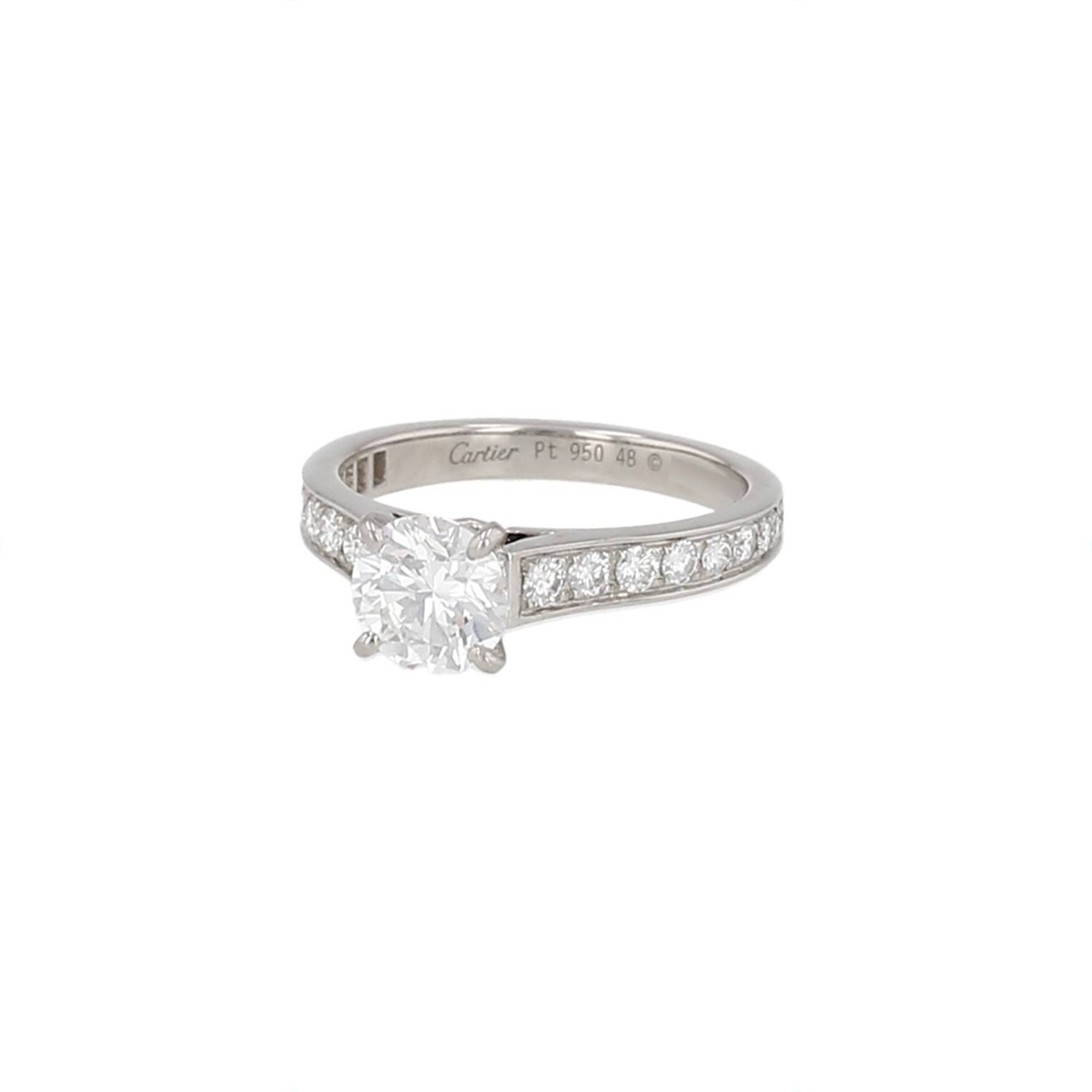 Bague solitaire Cartier 1895 en platine et diamants