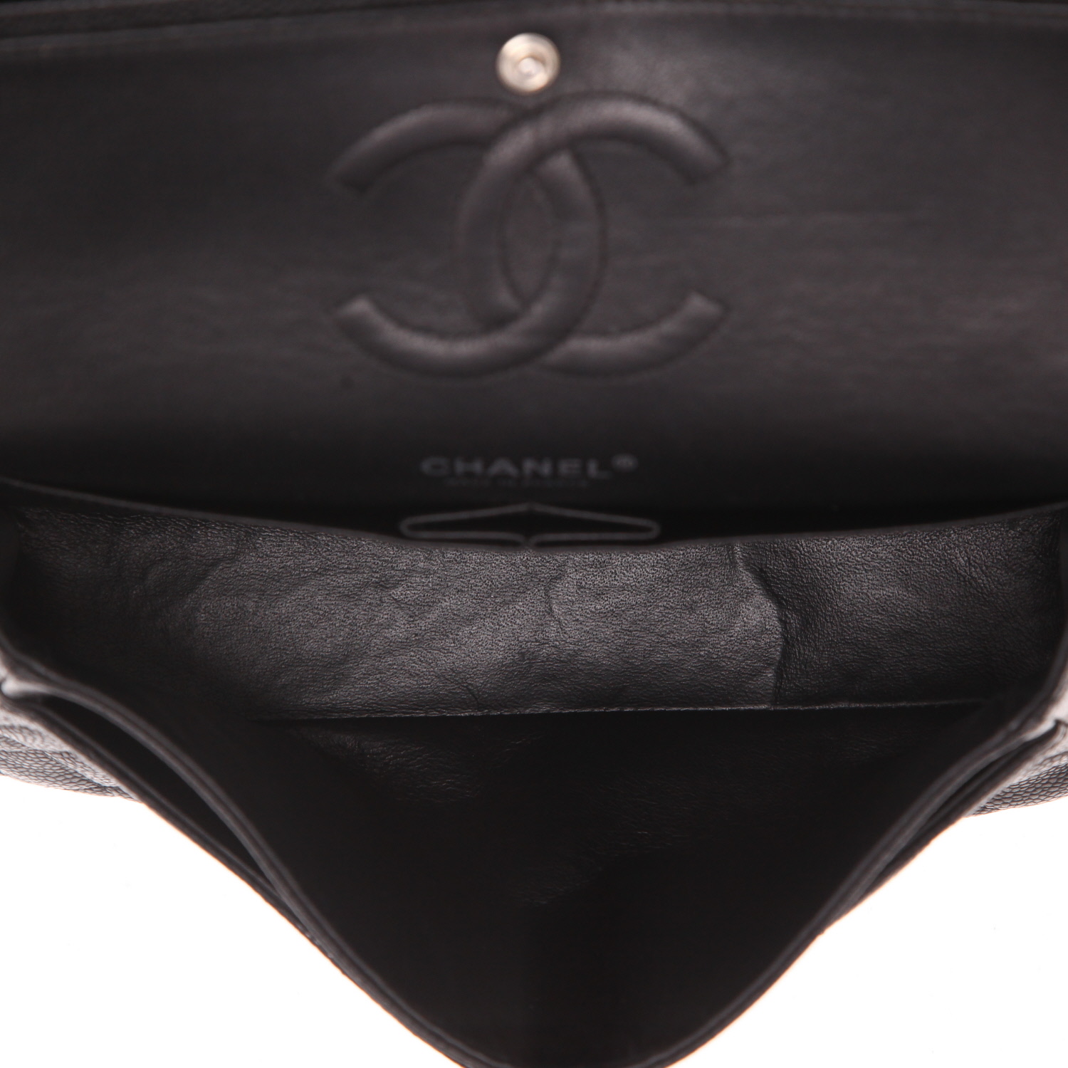 Chanel ‘Timeless Classic’ bag in Noir quilted grained leather - Detail D3
