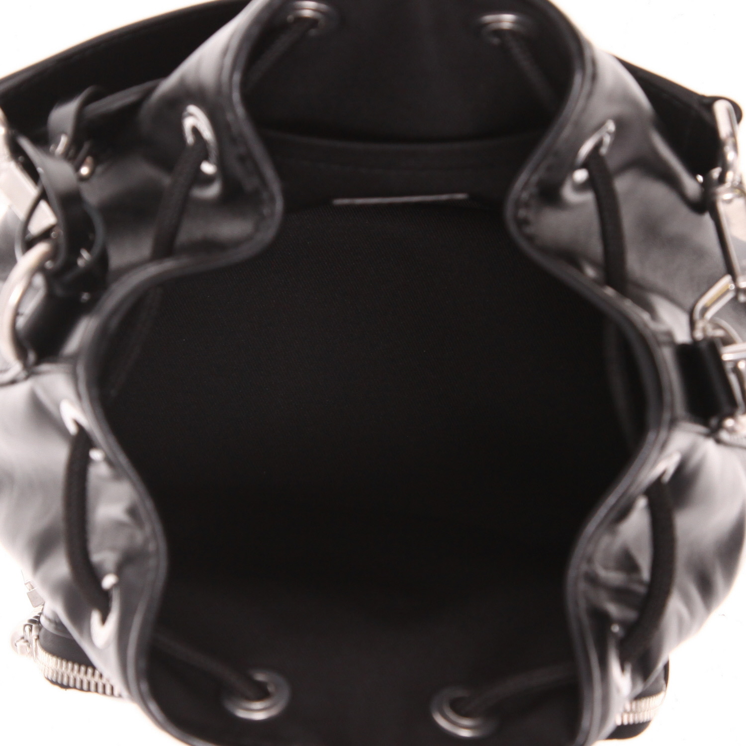 Bolso de mano Louis Vuitton  Noé Cargo en cuero negro - Detail D3