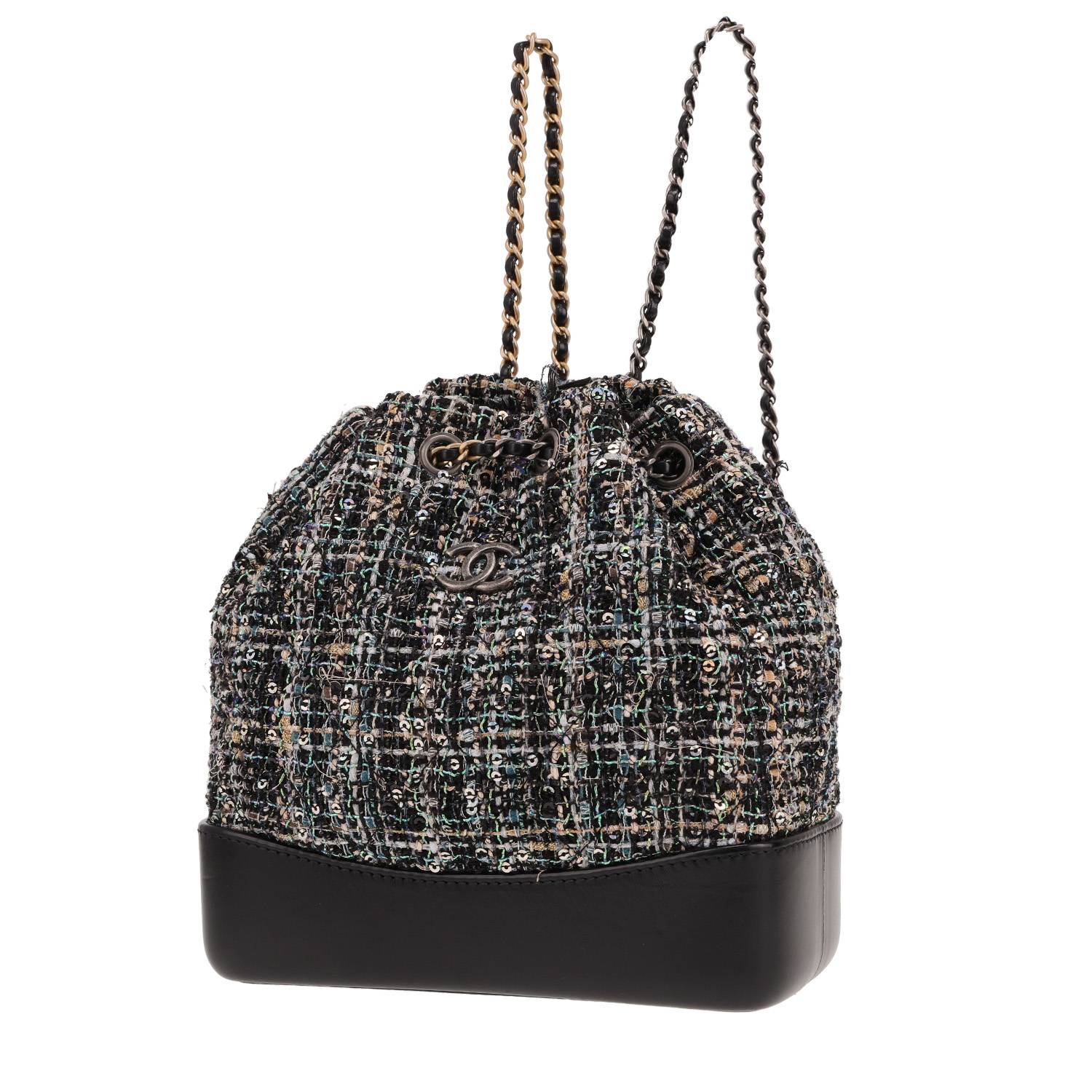 Sac à dos Chanel Gabrielle en tweed noir gris et vert et cuir noir