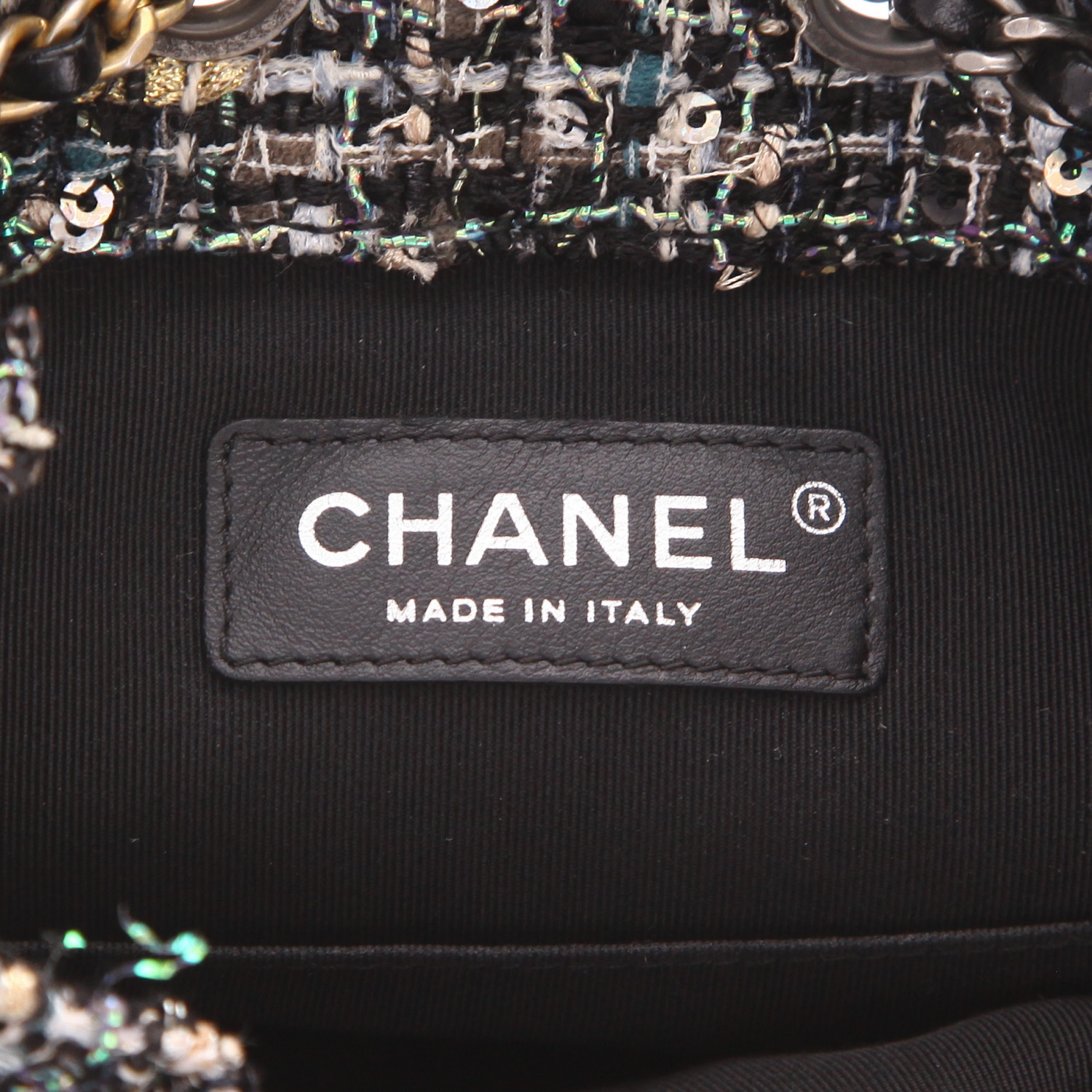 Mochila Chanel  Gabrielle  en tweed negro gris y verde y cuero negro - Detail D2