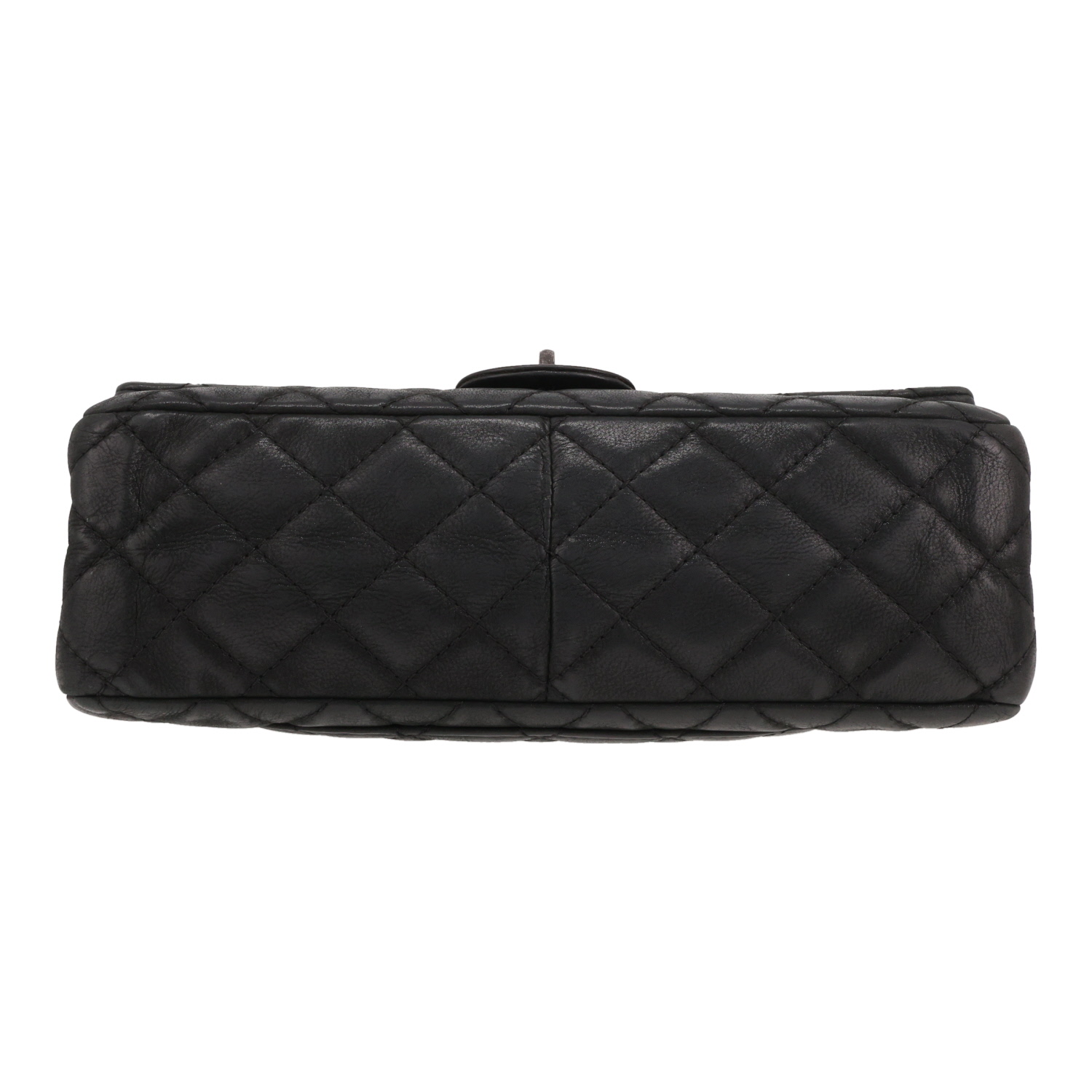 Chanel  2.55 large model  shoulder bag  in grey quilted iridescent leather - Detail D1