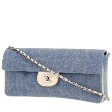 Sac à main Chanel  Choco bar en toile denim bleue et cuir blanc