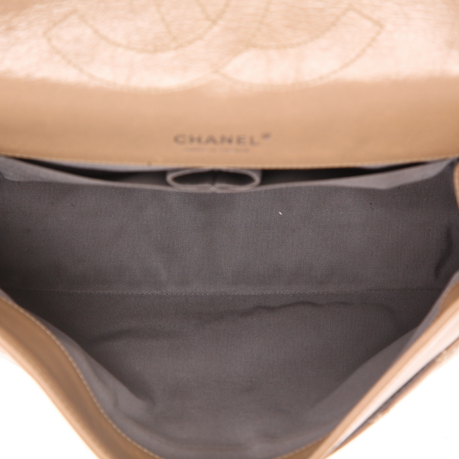 Sac bandoulière Chanel  2.55 en cuir matelassé beige - Detail D3