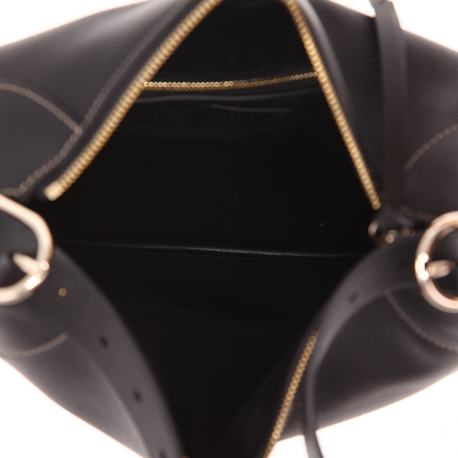 Sac à main Gucci  GG Emblem moyen modèle  en cuir noir - Detail D3