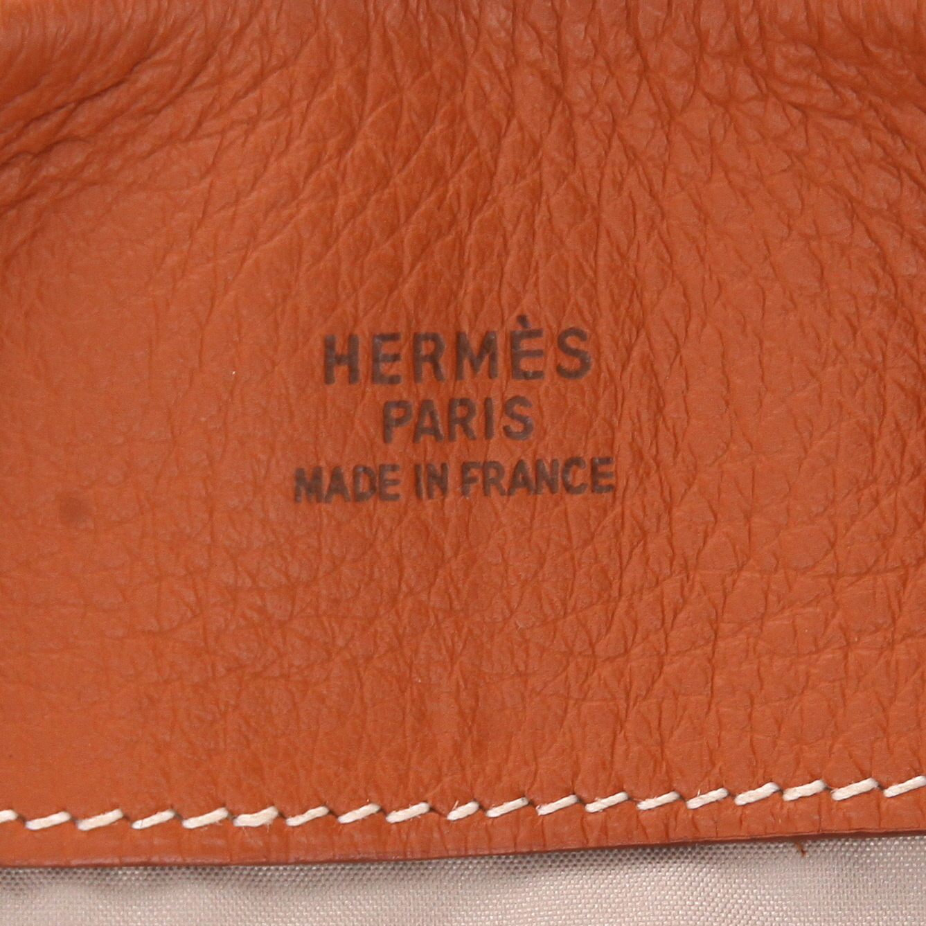 Hermès   pouch  in gold leather - Detail D2