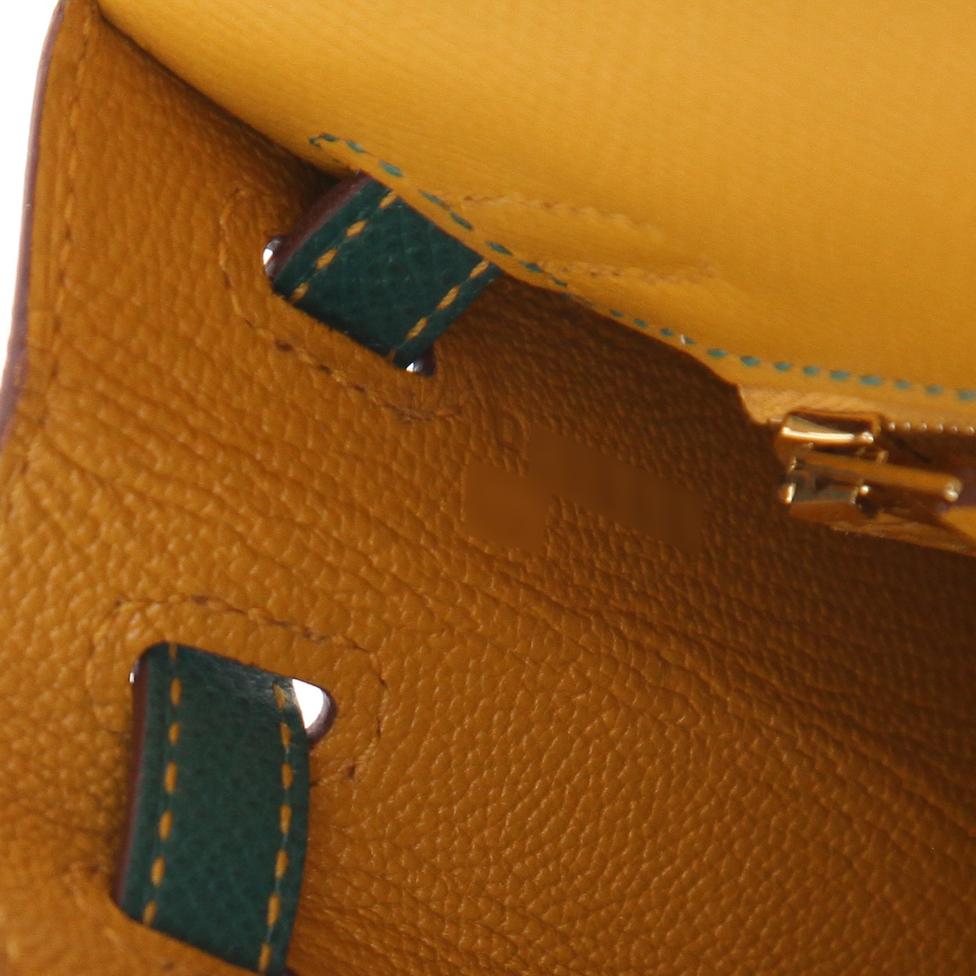 Hermès  Kelly 25 cm handbag  in yellow and green epsom leather - Detail D4