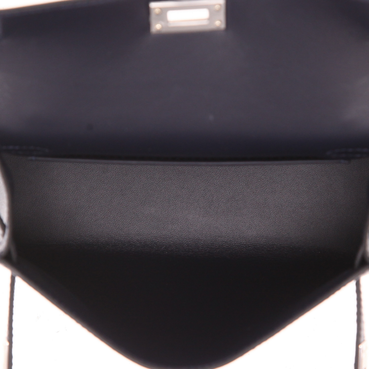 Hermès  Kelly 20 cm handbag  in dark blue Veau Madame - Detail D3