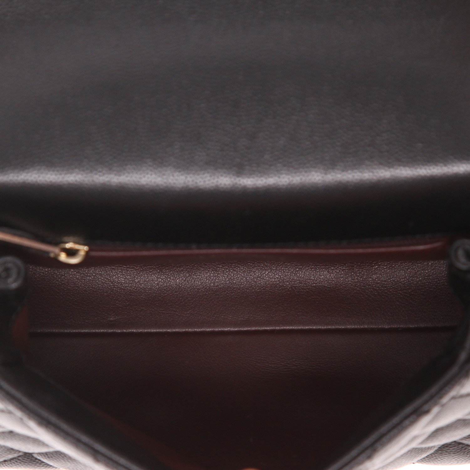 Chanel Coco Handle Mini shoulder bag in Noir quilted grained leather - Detail D3