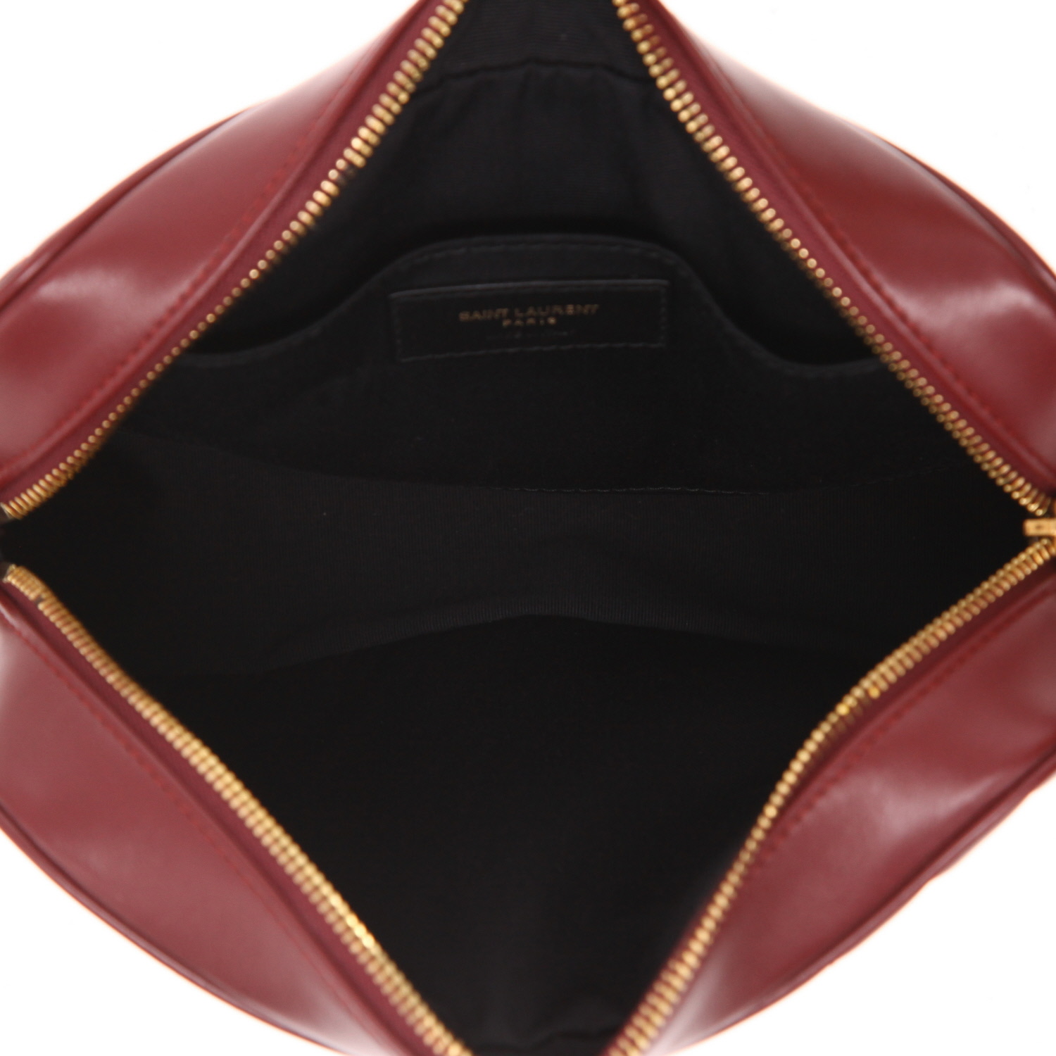 Saint Laurent  Lou Sac Caméra shoulder bag  in burgundy chevron quilted leather - Detail D3