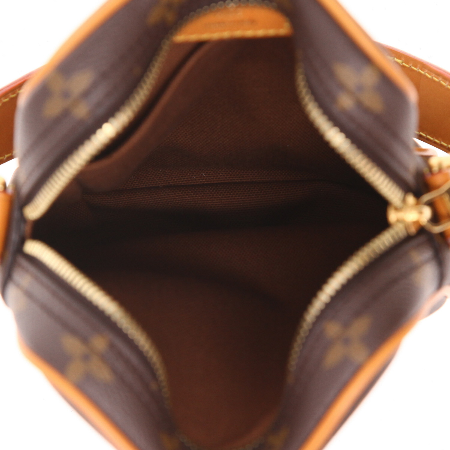 Bolso bandolera Louis Vuitton  Danube	 en lona Monogram marrón y cuero natural - Detail D3