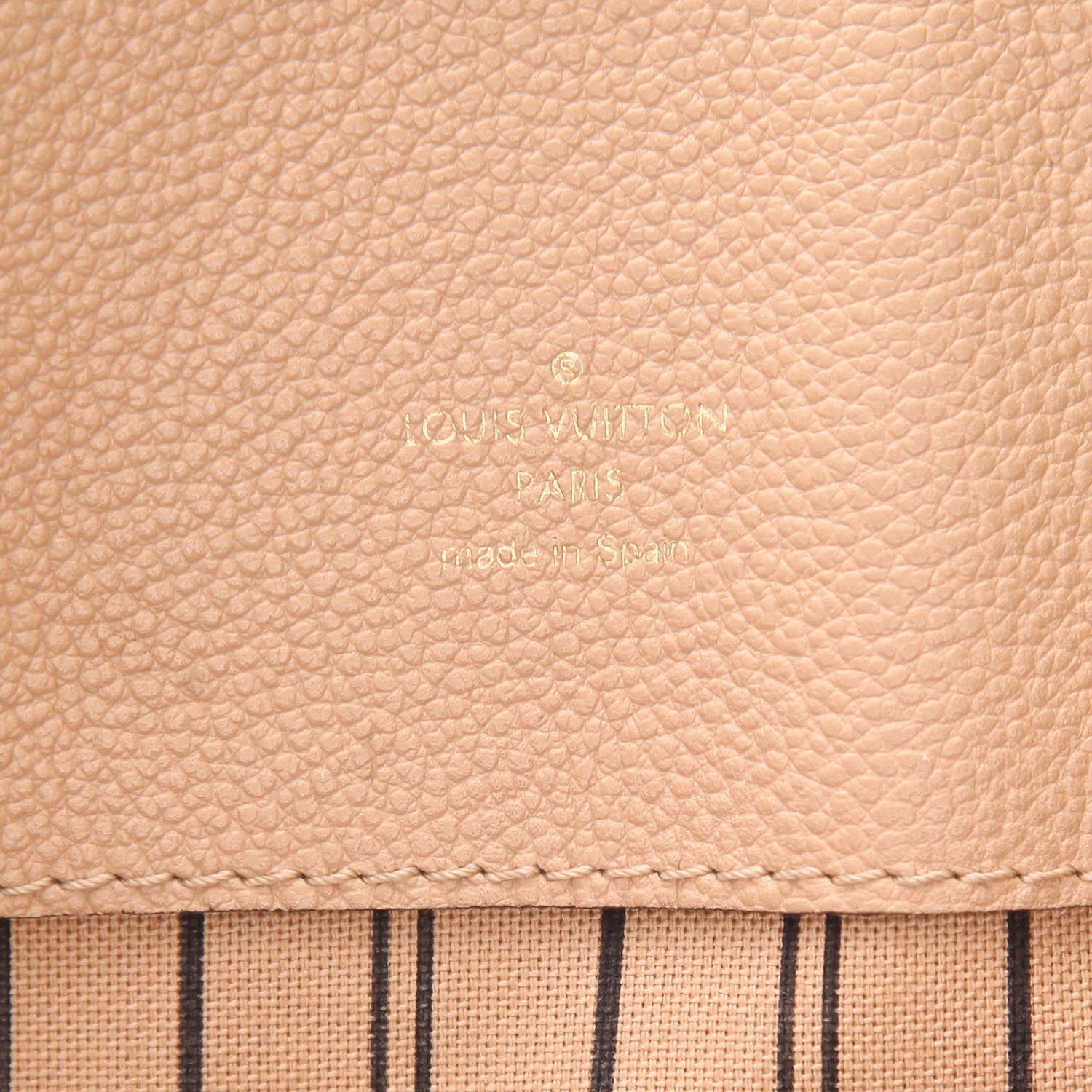Louis Vuitton  Bagatelle shoulder bag  in beige empreinte monogram leather - Detail D2