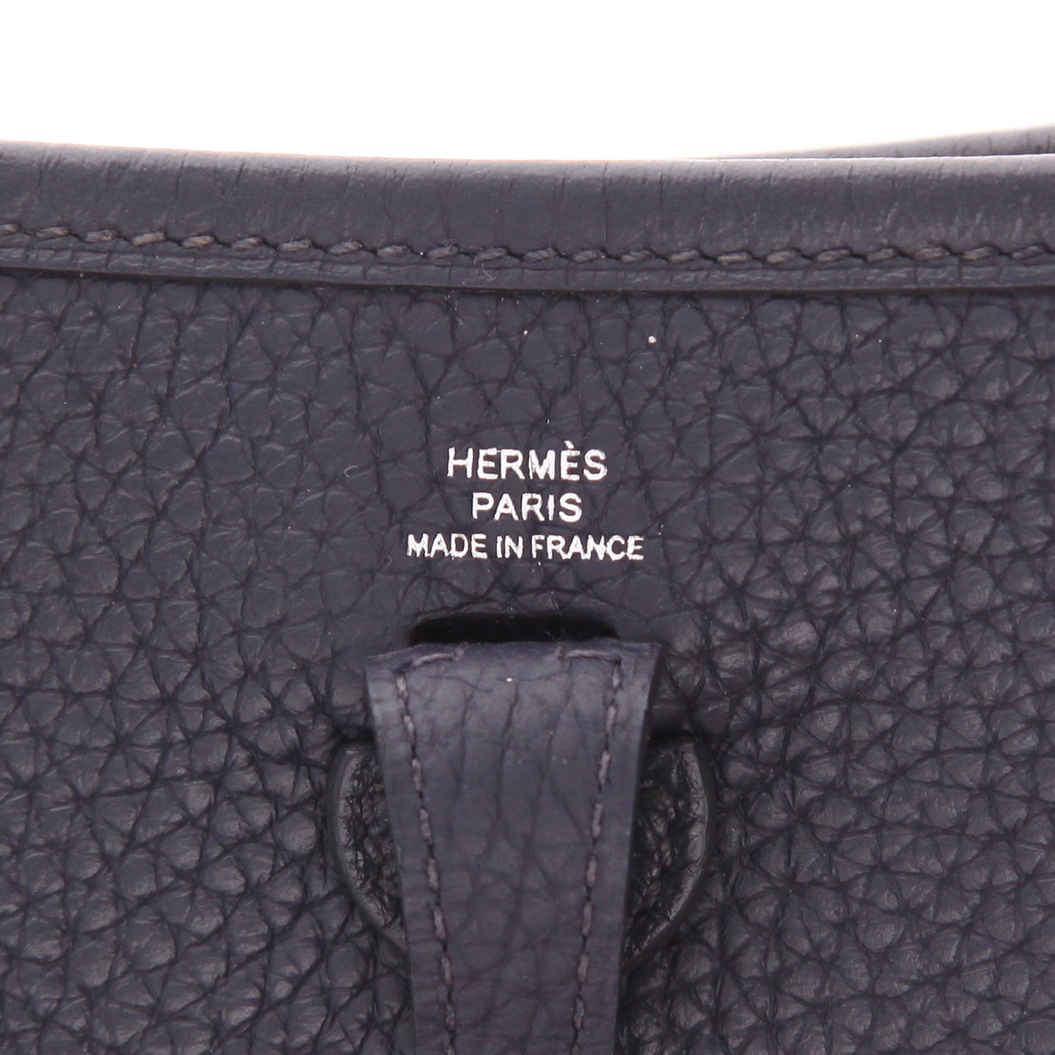 Borsa a tracolla Hermès  Mini Evelyne in pelle taurillon clemence blu marino - Detail D2
