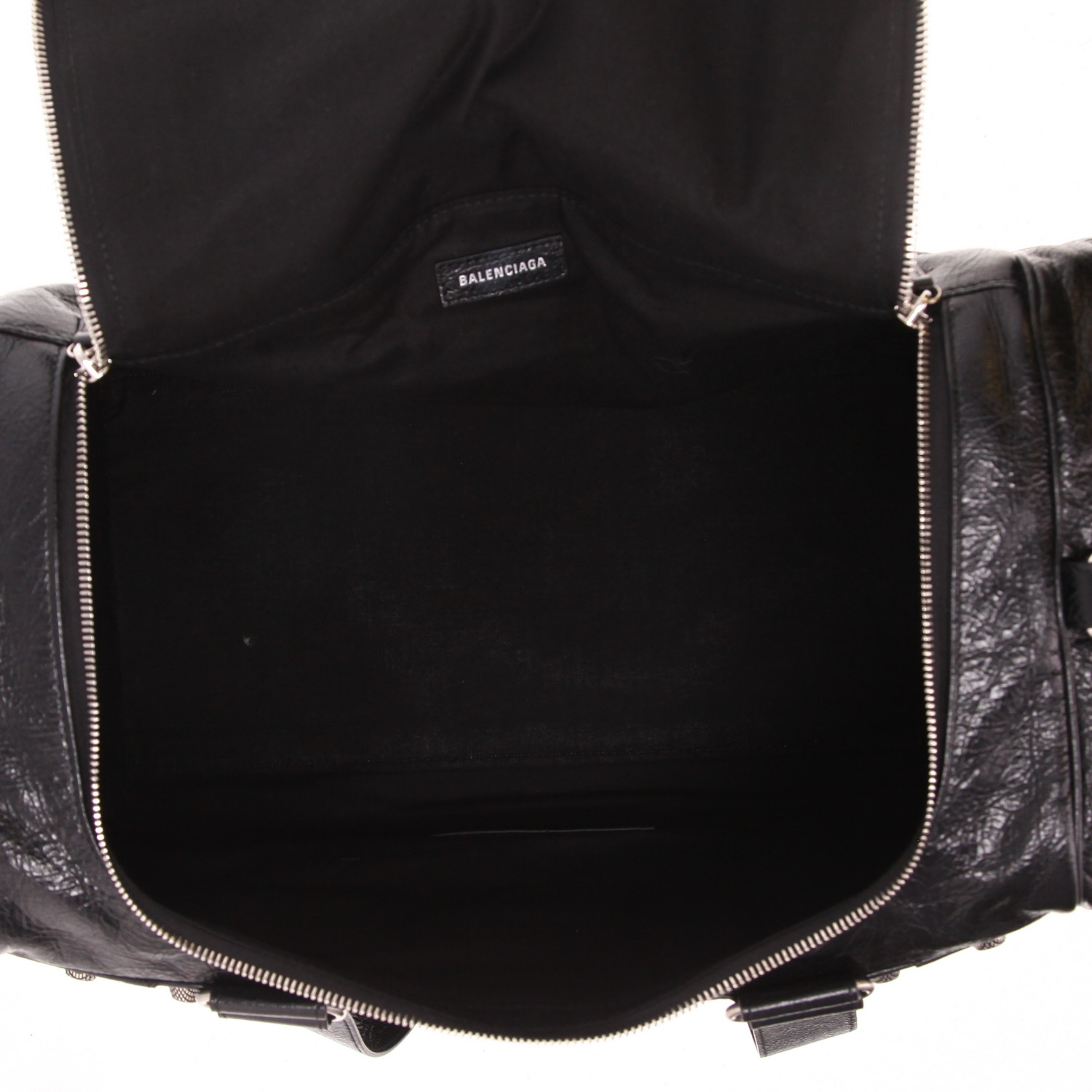 Balenciaga Cagole travel bag in black distressed leather - Detail D3