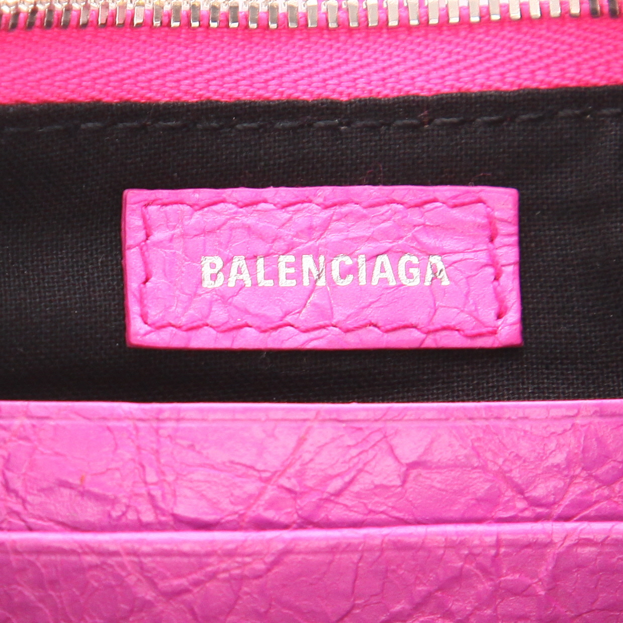 Sac bandoulière Balenciaga  Cagole mini  en cuir rose - Detail D2