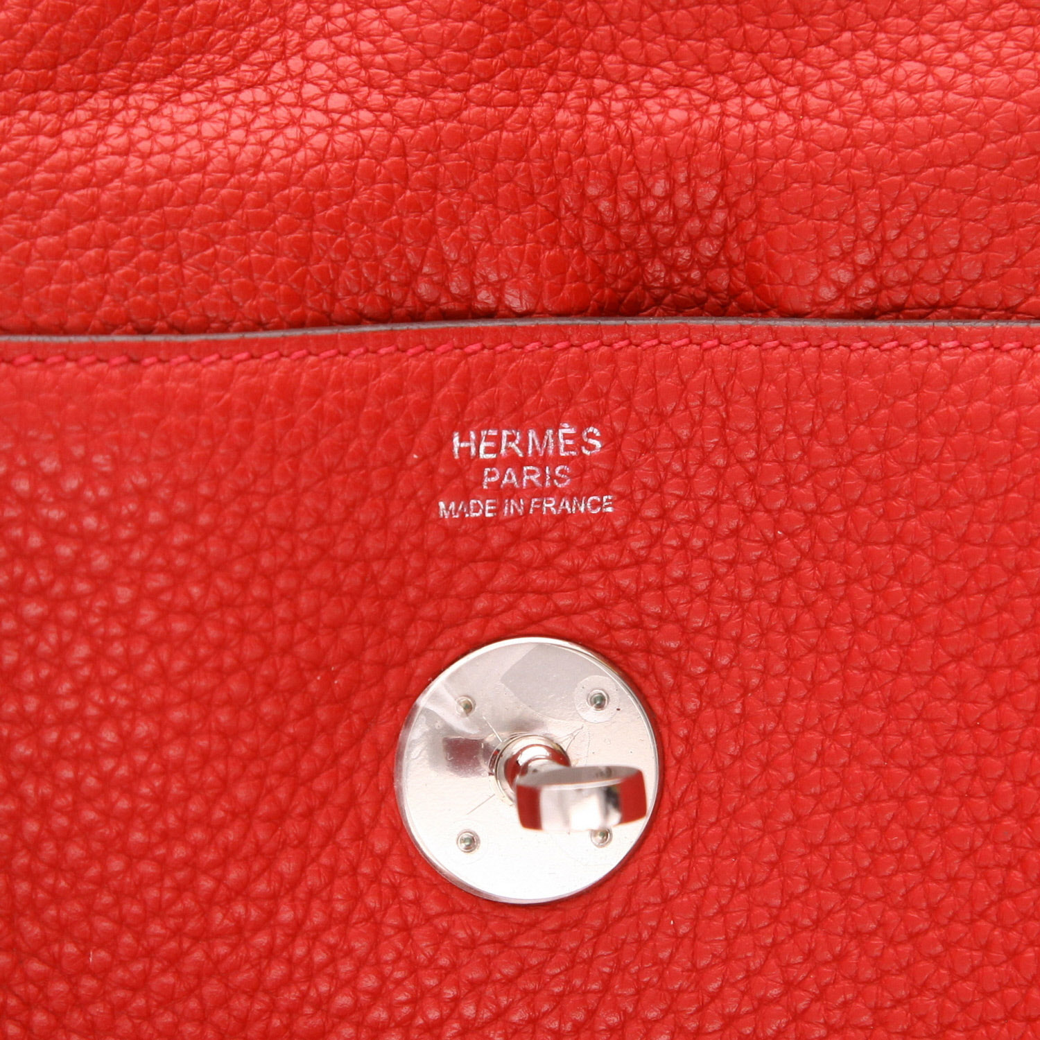 Sac à main Hermès  Lindy 30 cm en cuir togo rouge - Detail D2