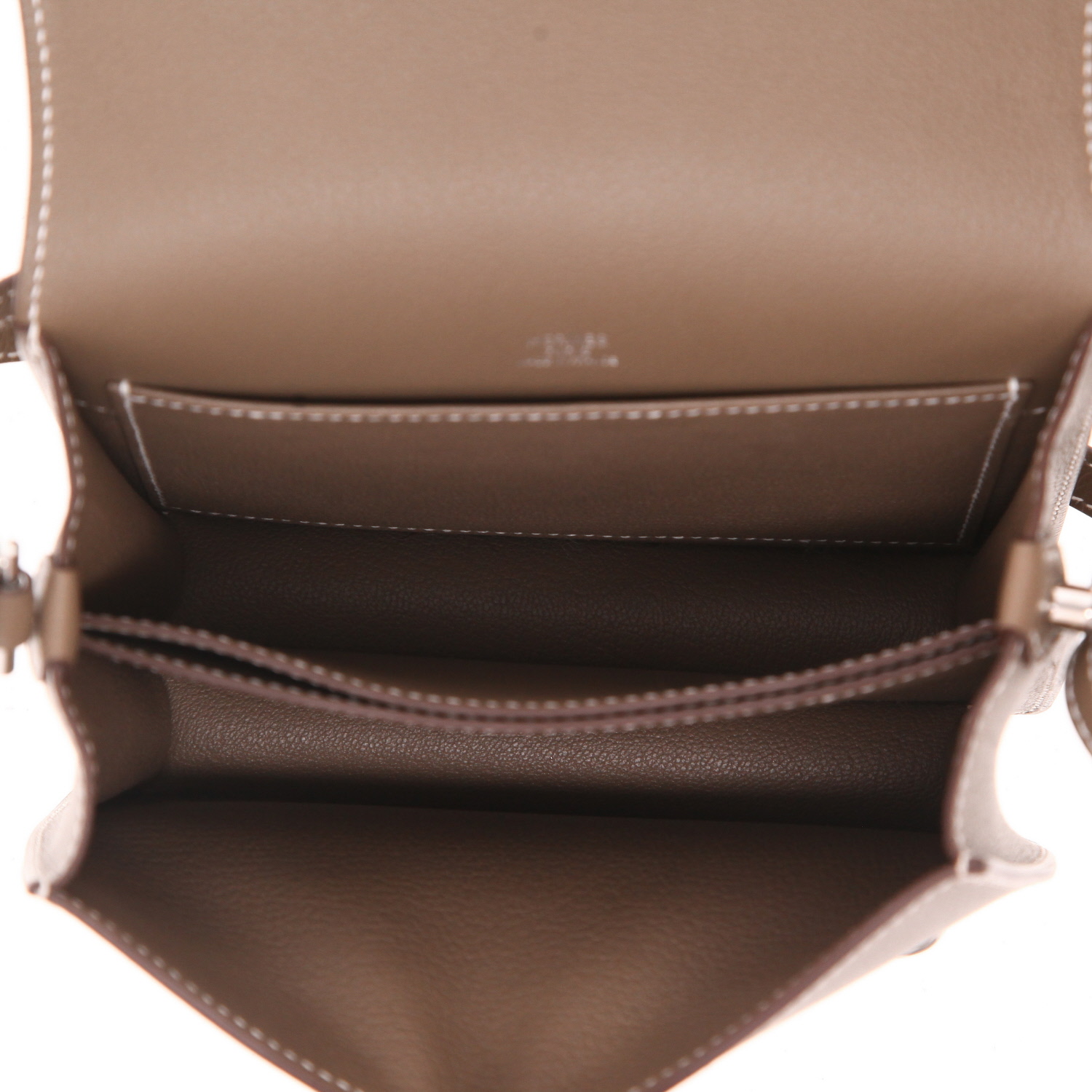 Hermès  Roulis shoulder bag  in etoupe Evercolor leather - Detail D3
