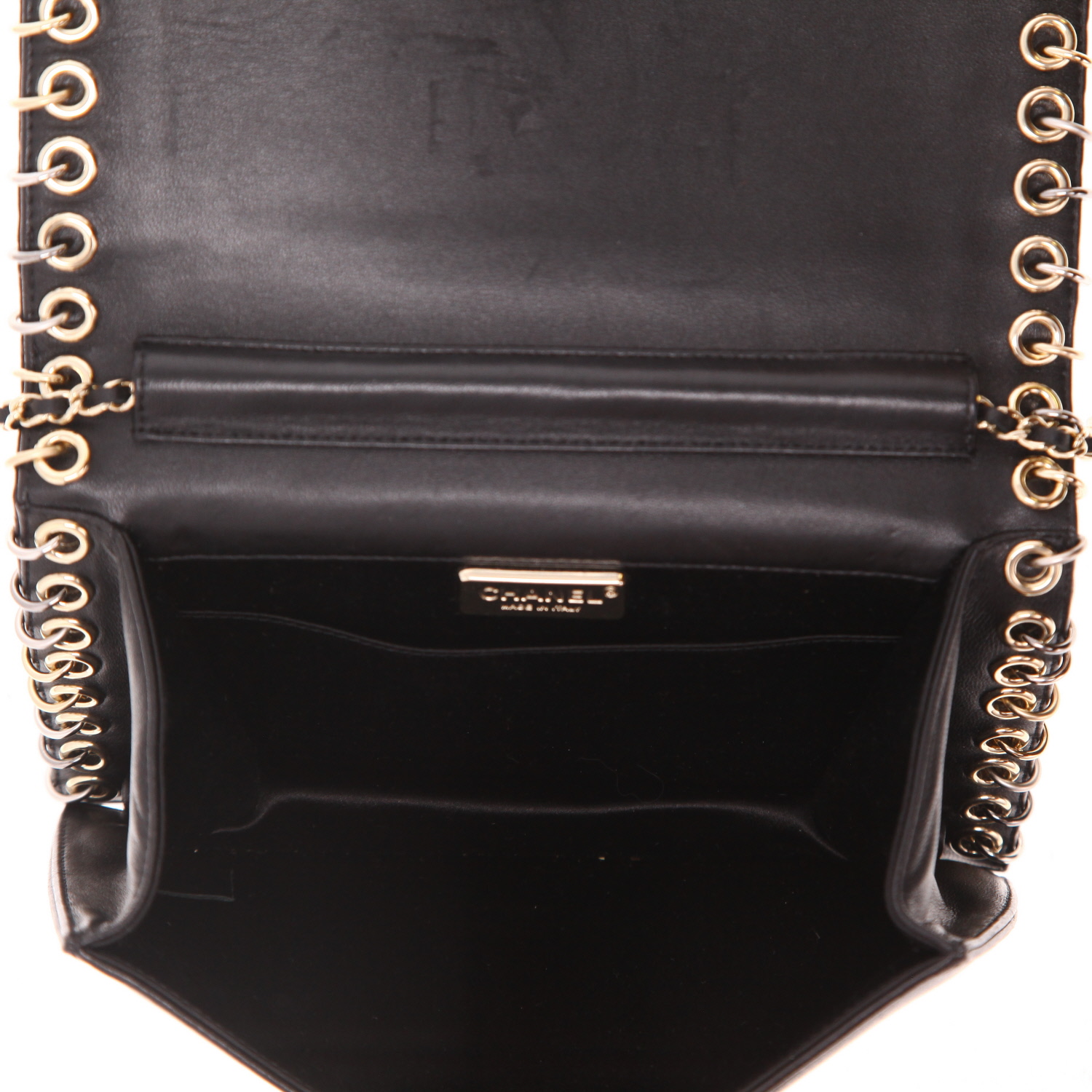 Chanel  Wallet on Chain shoulder bag  in black leather - Detail D3