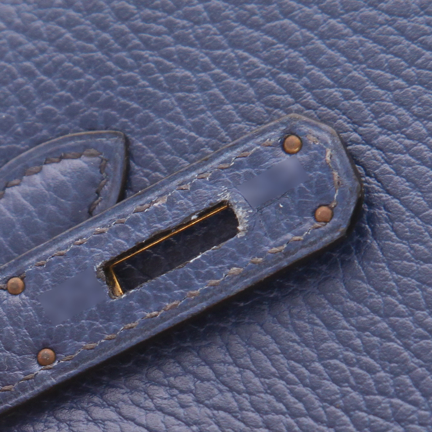 Hermès  Kelly 28 cm handbag  in blue Ardenne leather - Detail D4