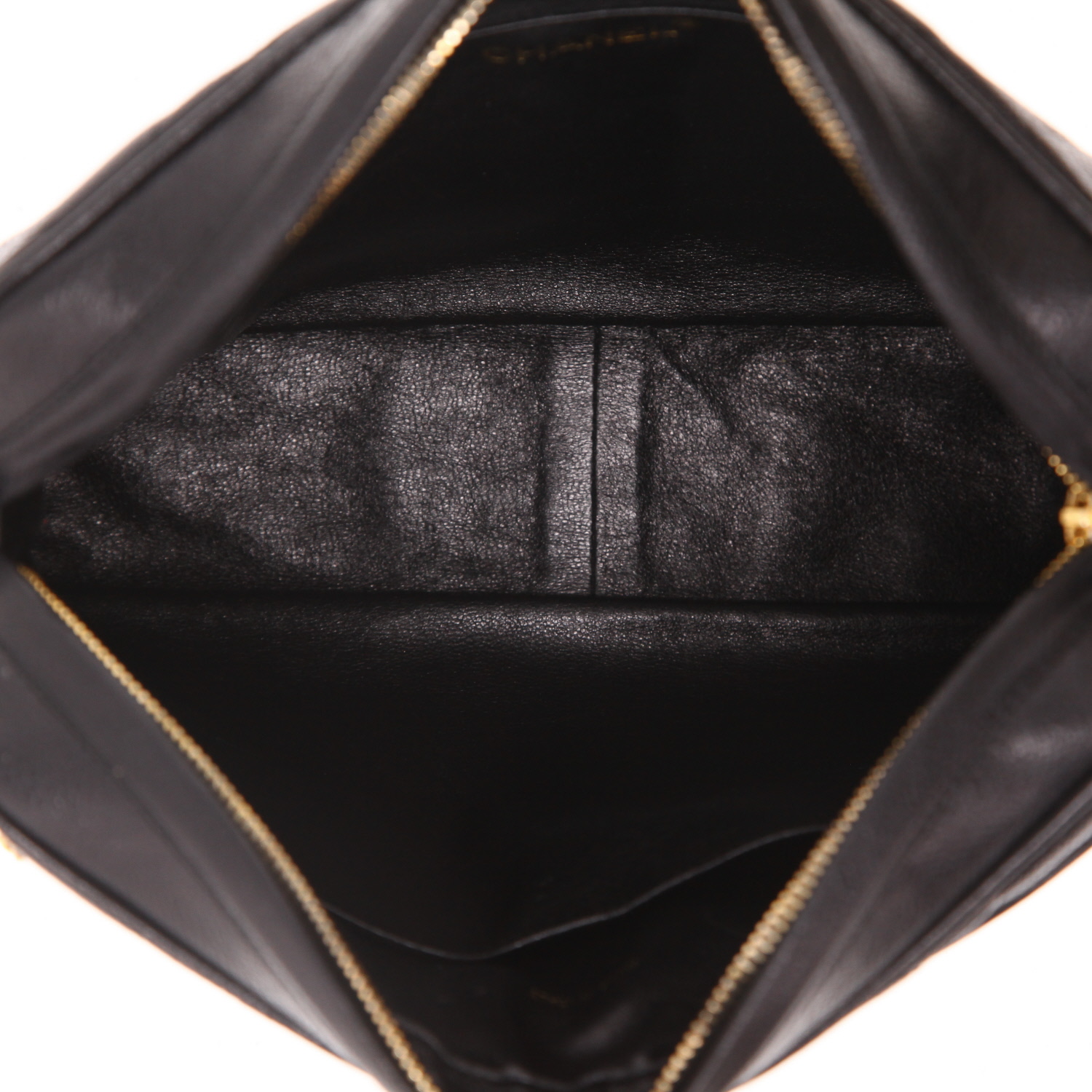 Sac bandoulière Chanel  Vintage en cuir grainé matelassé noir - Detail D3
