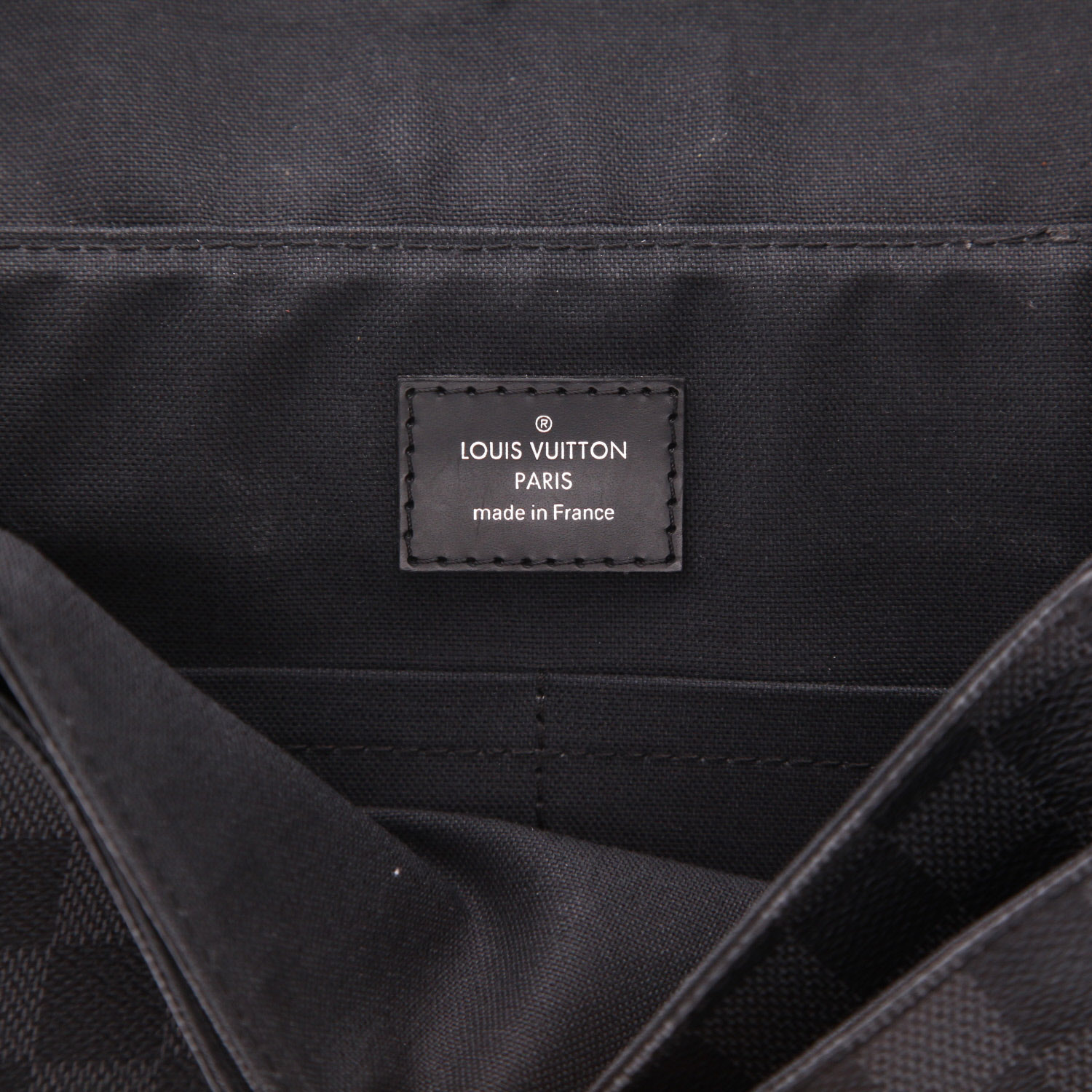 Borsa a tracolla Louis Vuitton  District in tela a scacchi grigio Graphite - Detail D2