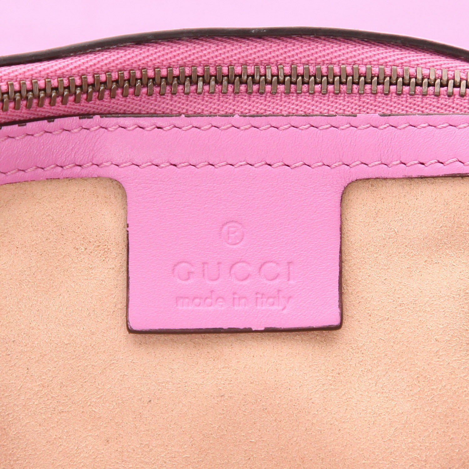 Borsa a tracolla Gucci  GG Marmont in pelle trapuntata rosa - Detail D2