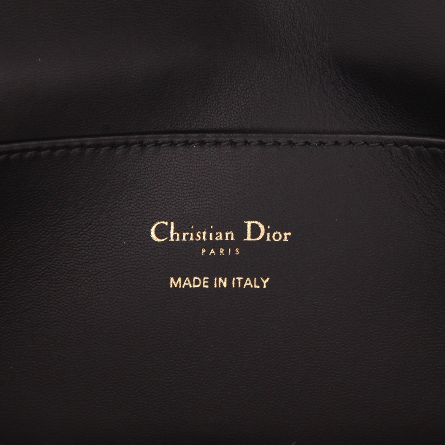 Bolso para llevar al hombro Dior  Miss Dior en cuero negro - Detail D2