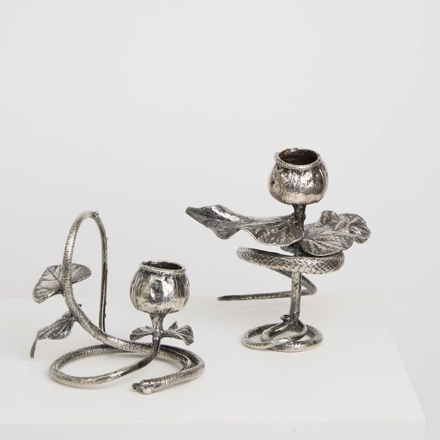 Paire de bougeoirs - le modèle créé en 1989 - Edition Artcurial - Detail D4