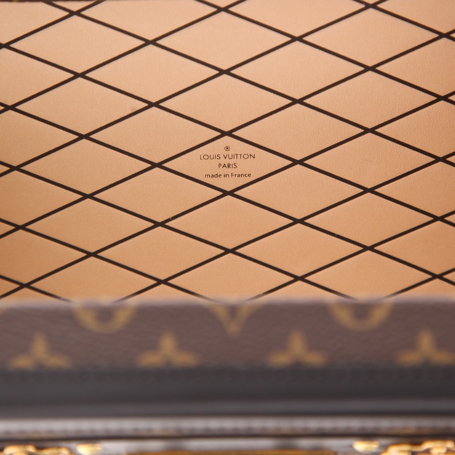 Sac bandoulière Louis Vuitton  Petite Malle en toile monogram marron et cuir noir - Detail D2