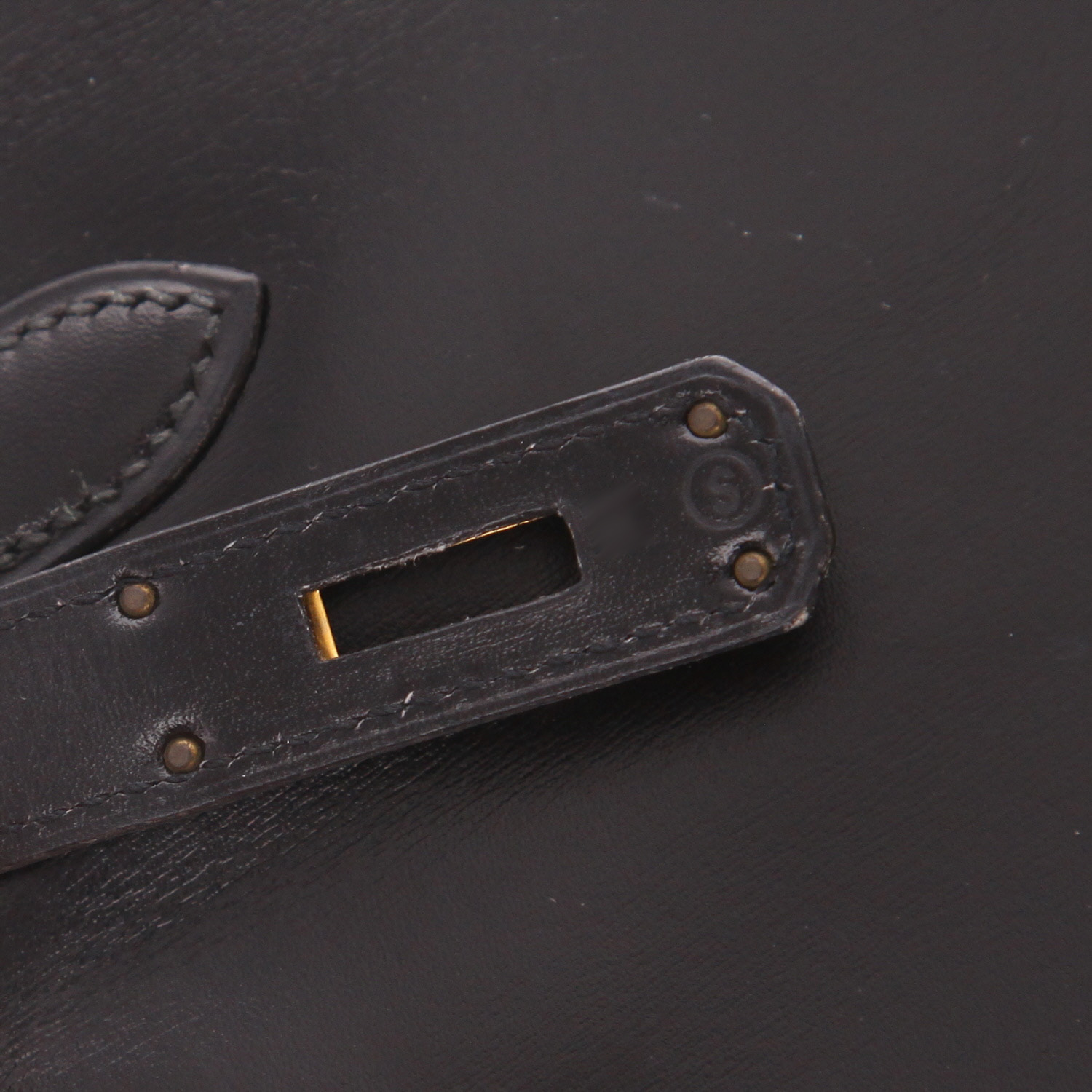 Hermès Kelly 28 cm handbag in Noir box leather - Detail D4