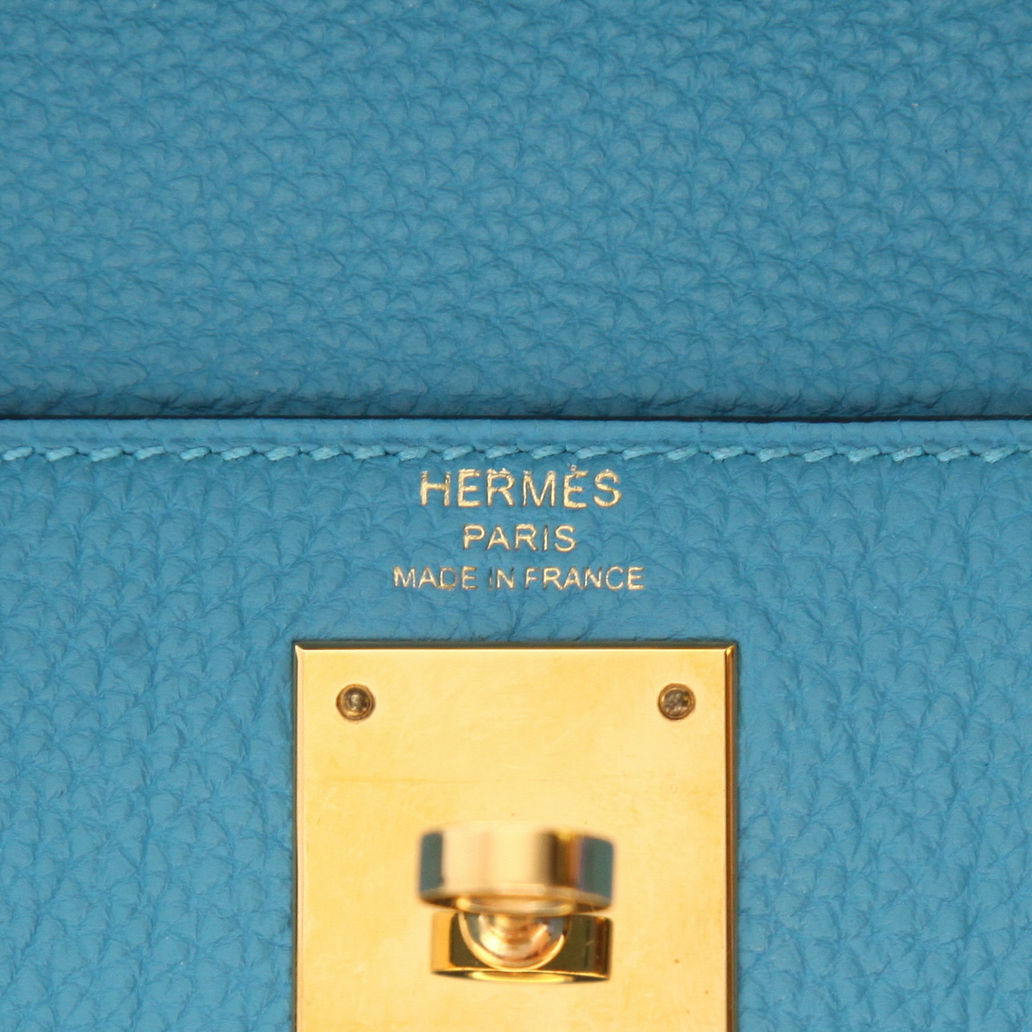 Hermès  Kelly 28 cm handbag  in blue Turquoise togo leather - Detail D2