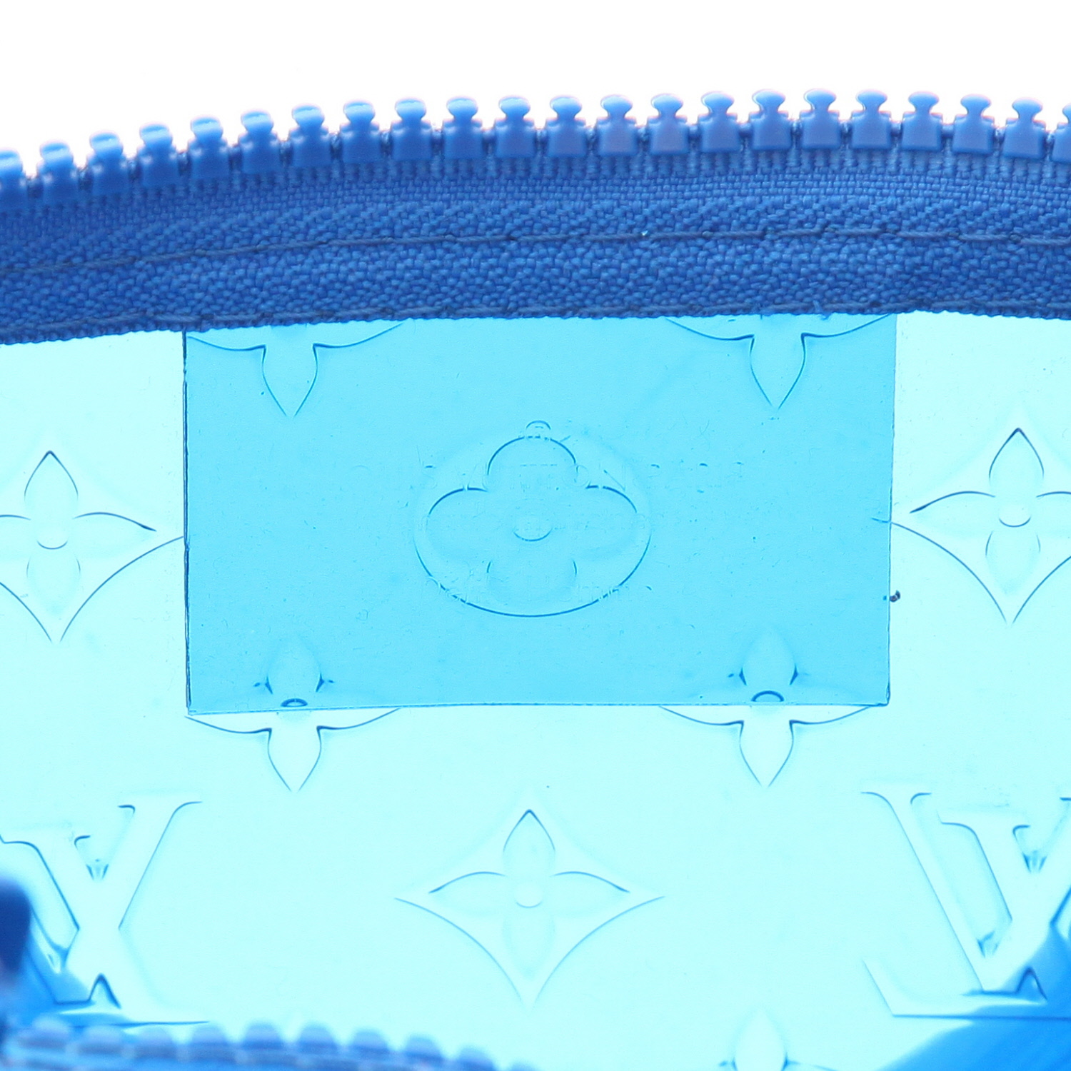Louis Vuitton  Keepall Editions Limitées travel bag  in blue shading  vinyl  and blue vinyl - Detail D2