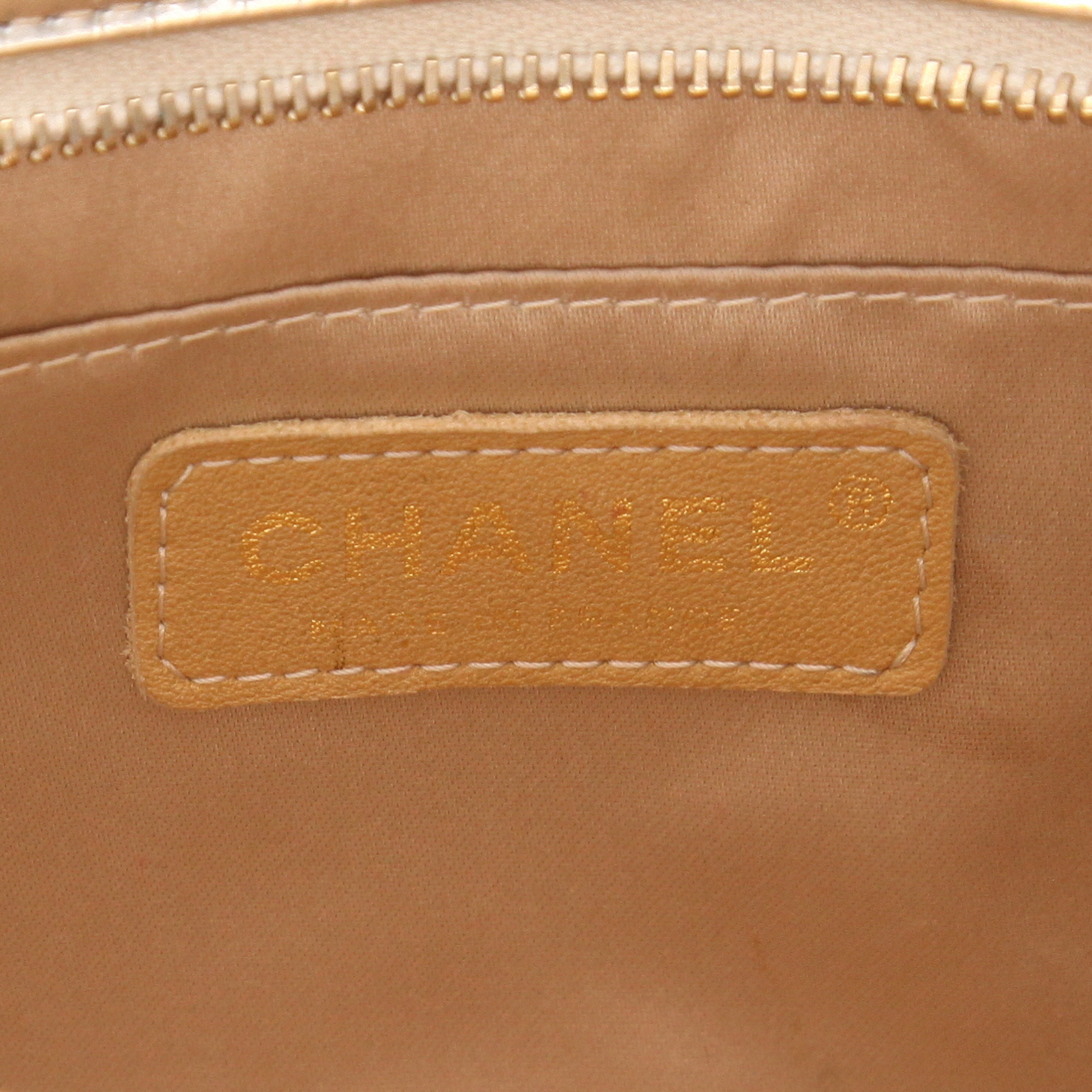 Borsa Chanel  Chance N°5 in pelle verniciata e foderata dorata - Detail D2