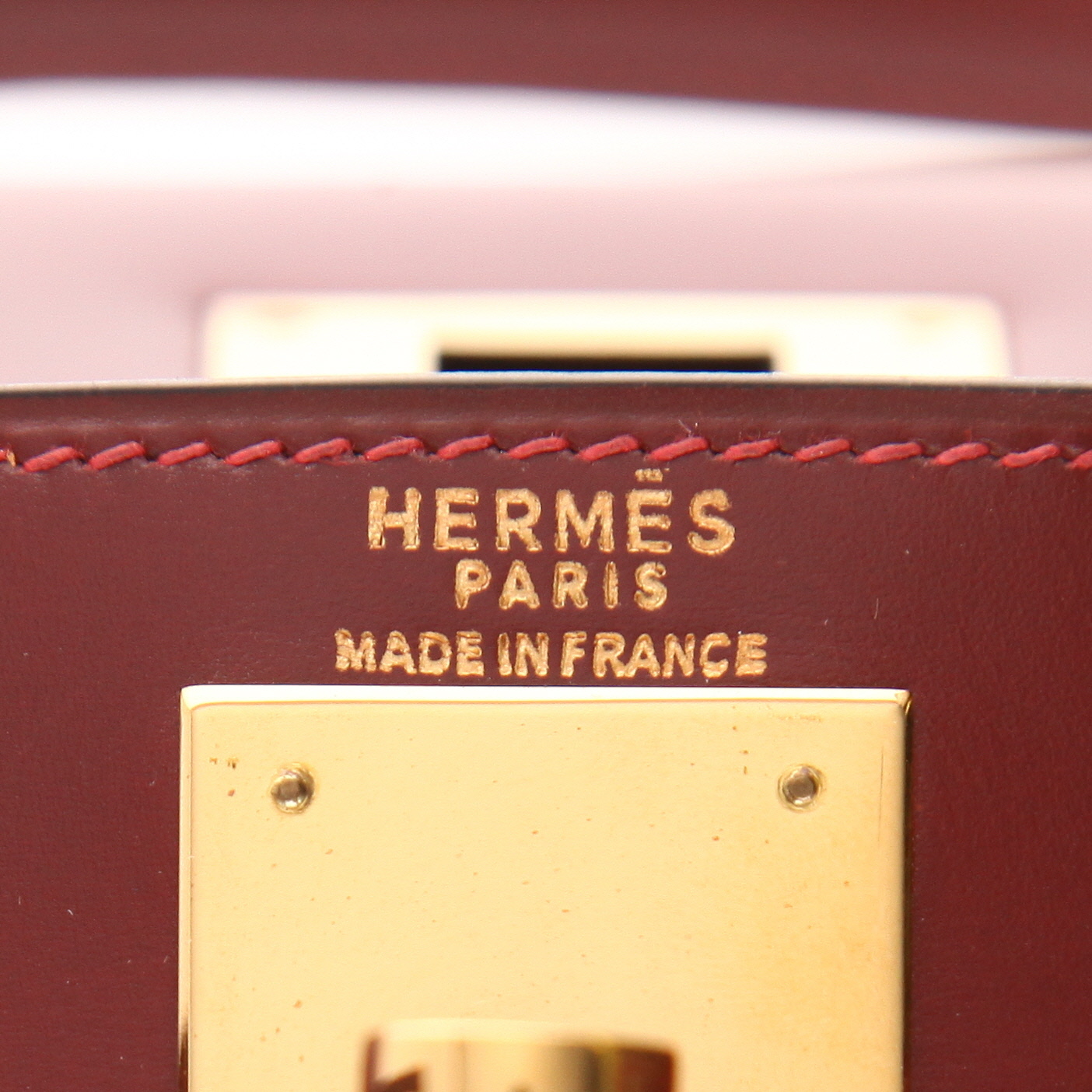 Bolso de mano Hermès  Kelly 28 cm en cuero box rojo H - Detail D2