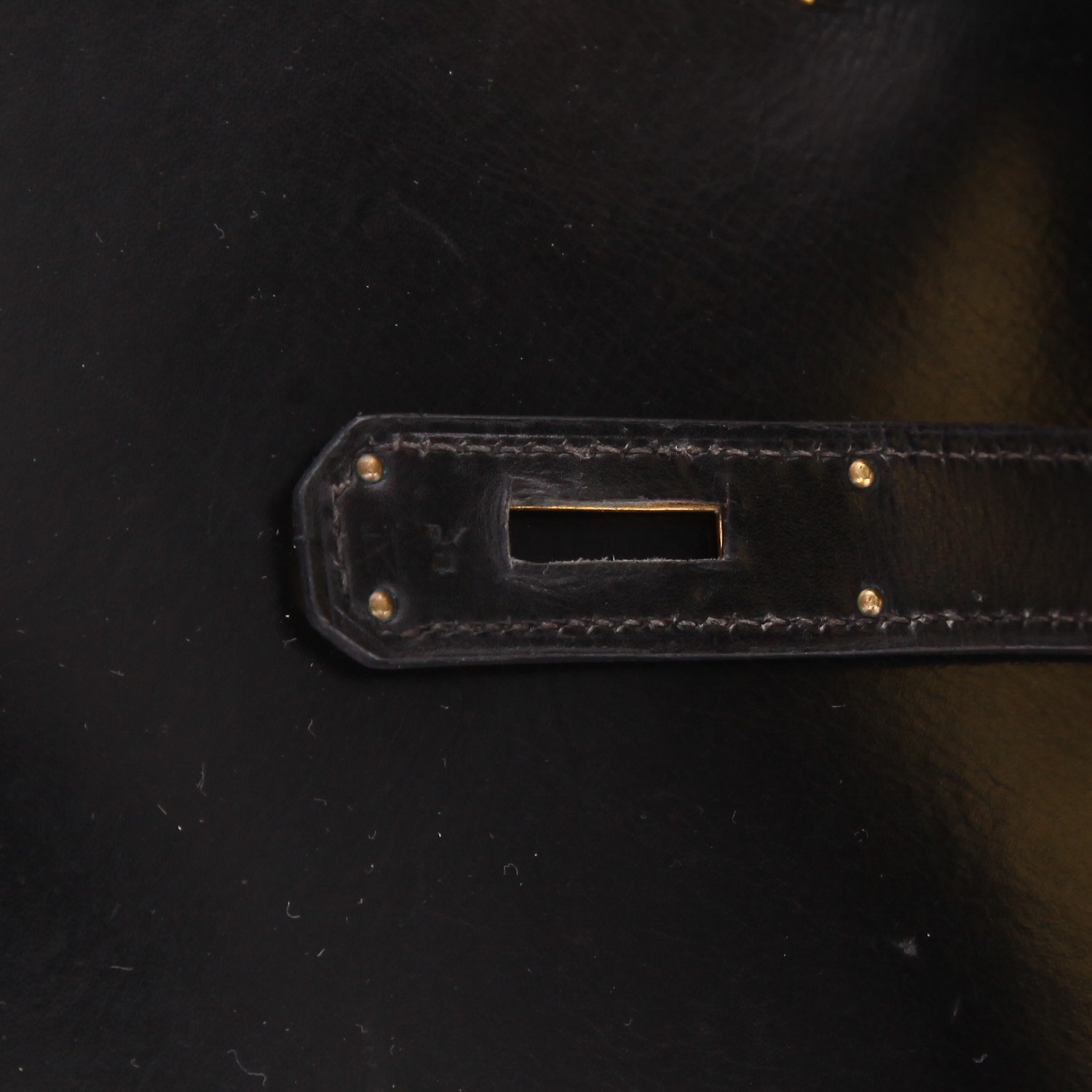 Hermès  Kelly 35 cm handbag  in black box leather - Detail D4