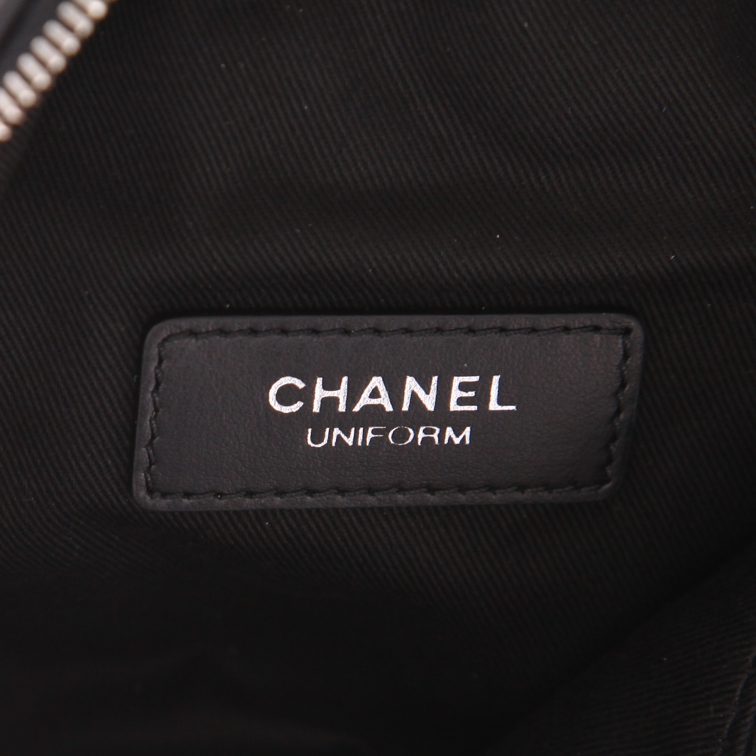 Chanel  Pochette ceinture clutch-belt  in black quilted leather - Detail D2