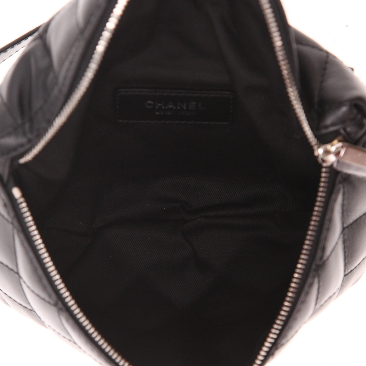 Bolsito-cinturón Chanel  Pochette ceinture en cuero acolchado negro - Detail D3