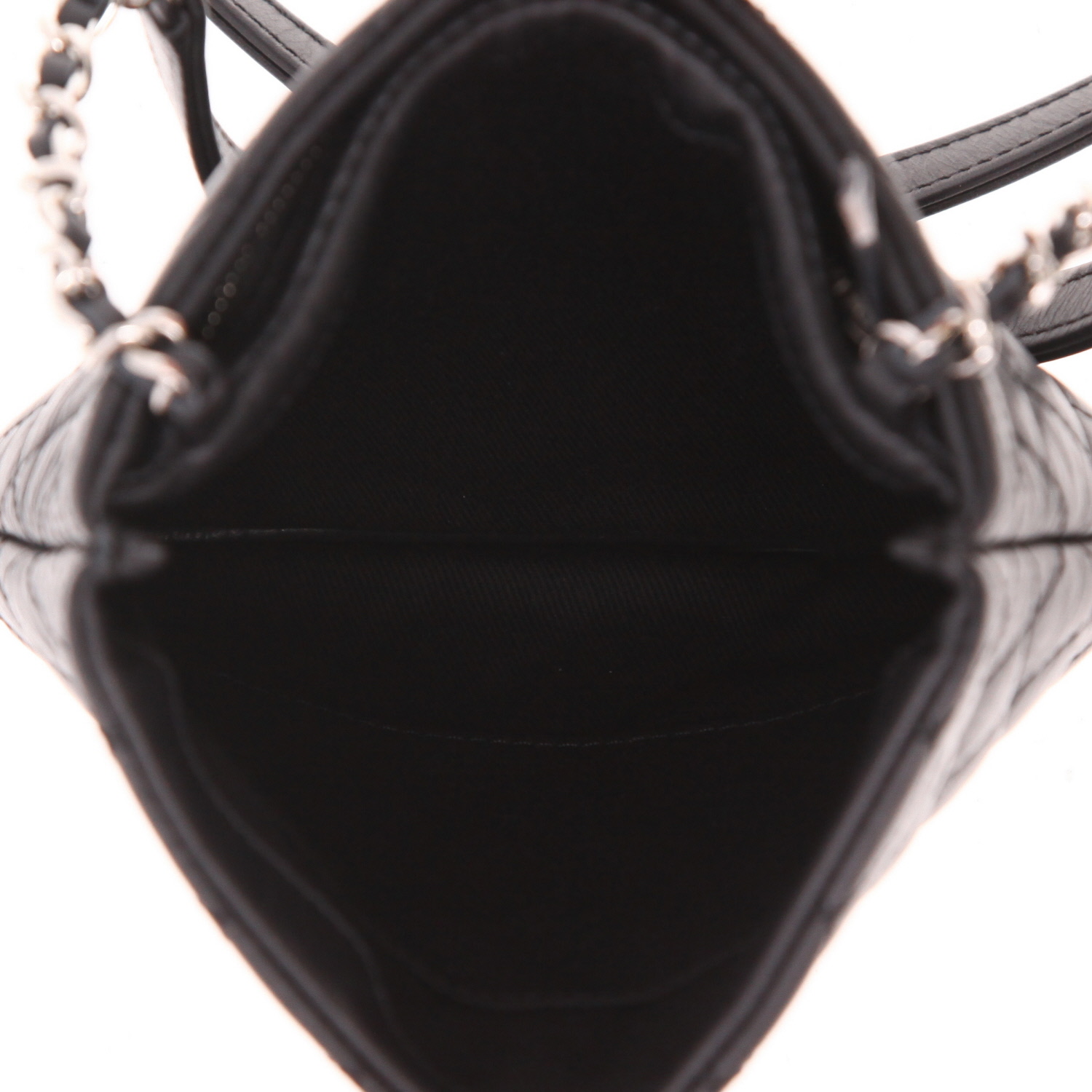 Bolso bandolera Chanel   en cuero acolchado negro - Detail D4