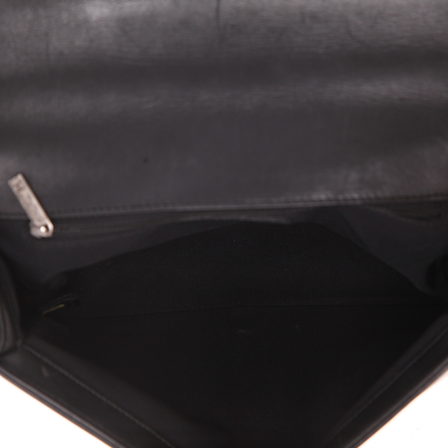 Chanel  Boy large model  shoulder bag  in black quilted leather - Detail D3