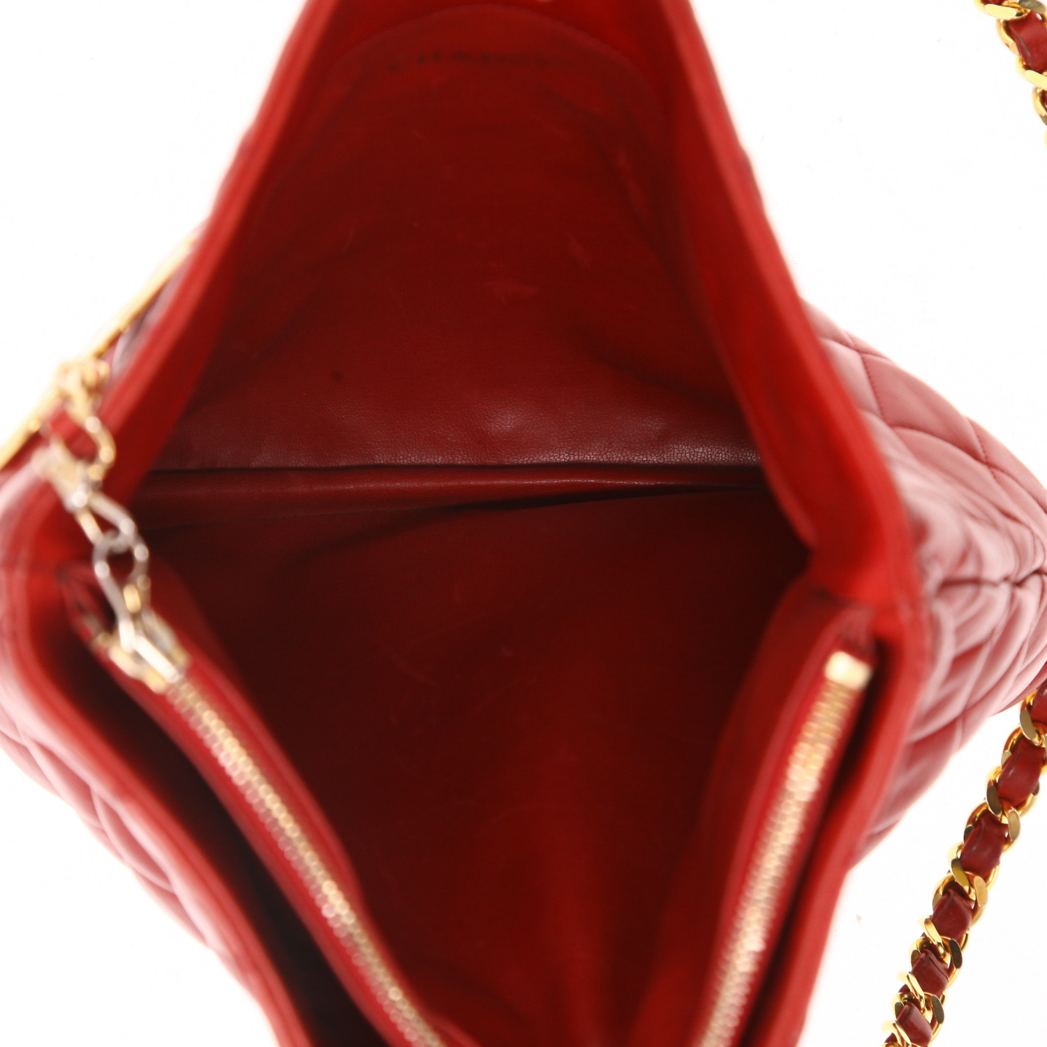 Sac à main Chanel   en cuir matelassé rouge - Detail D4