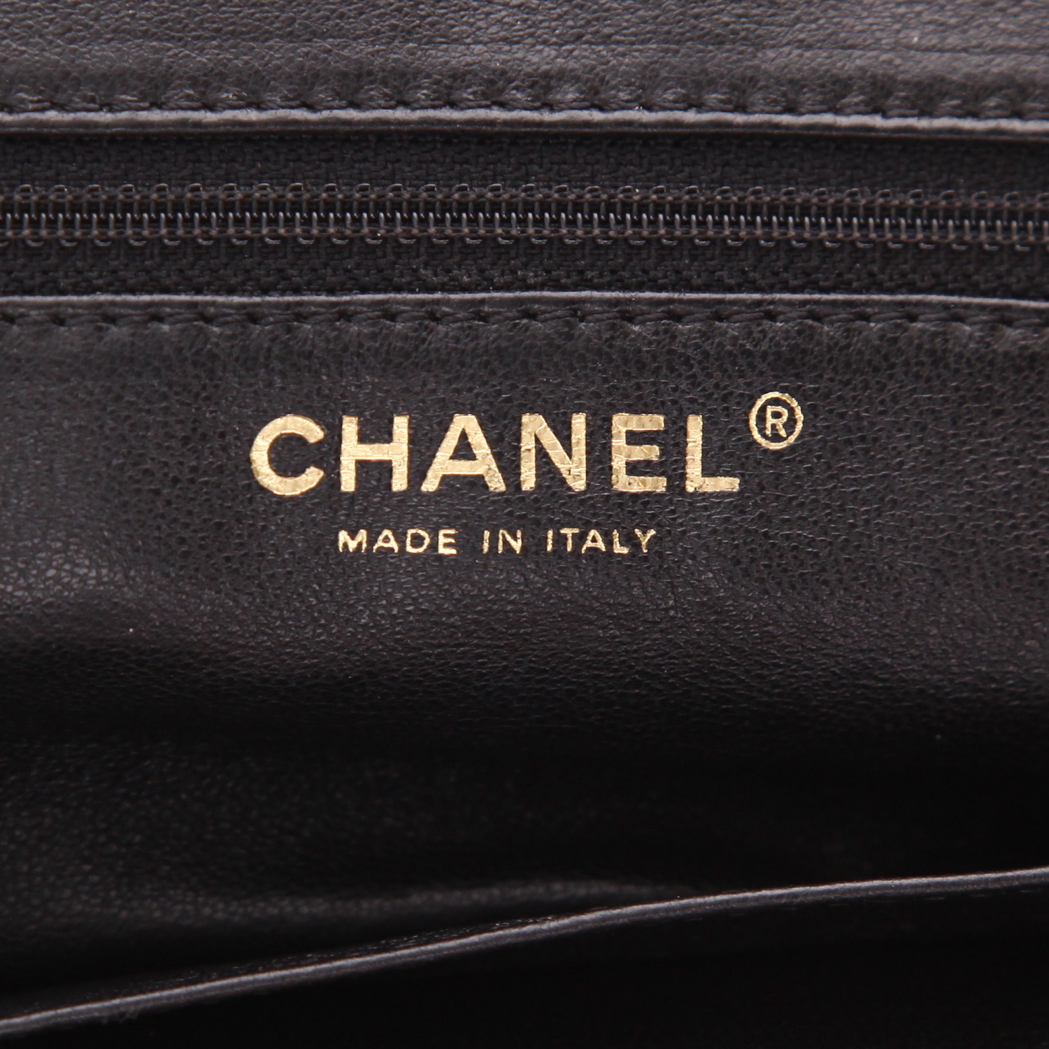 Sac à main Chanel   en cuir grainé matelassé noir - Detail D2
