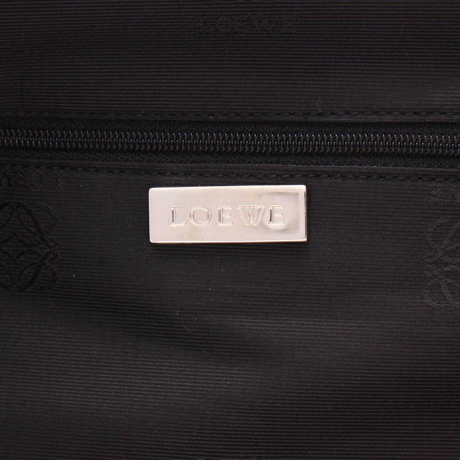 Loewe  Amazona travel bag  in black leather - Detail D2