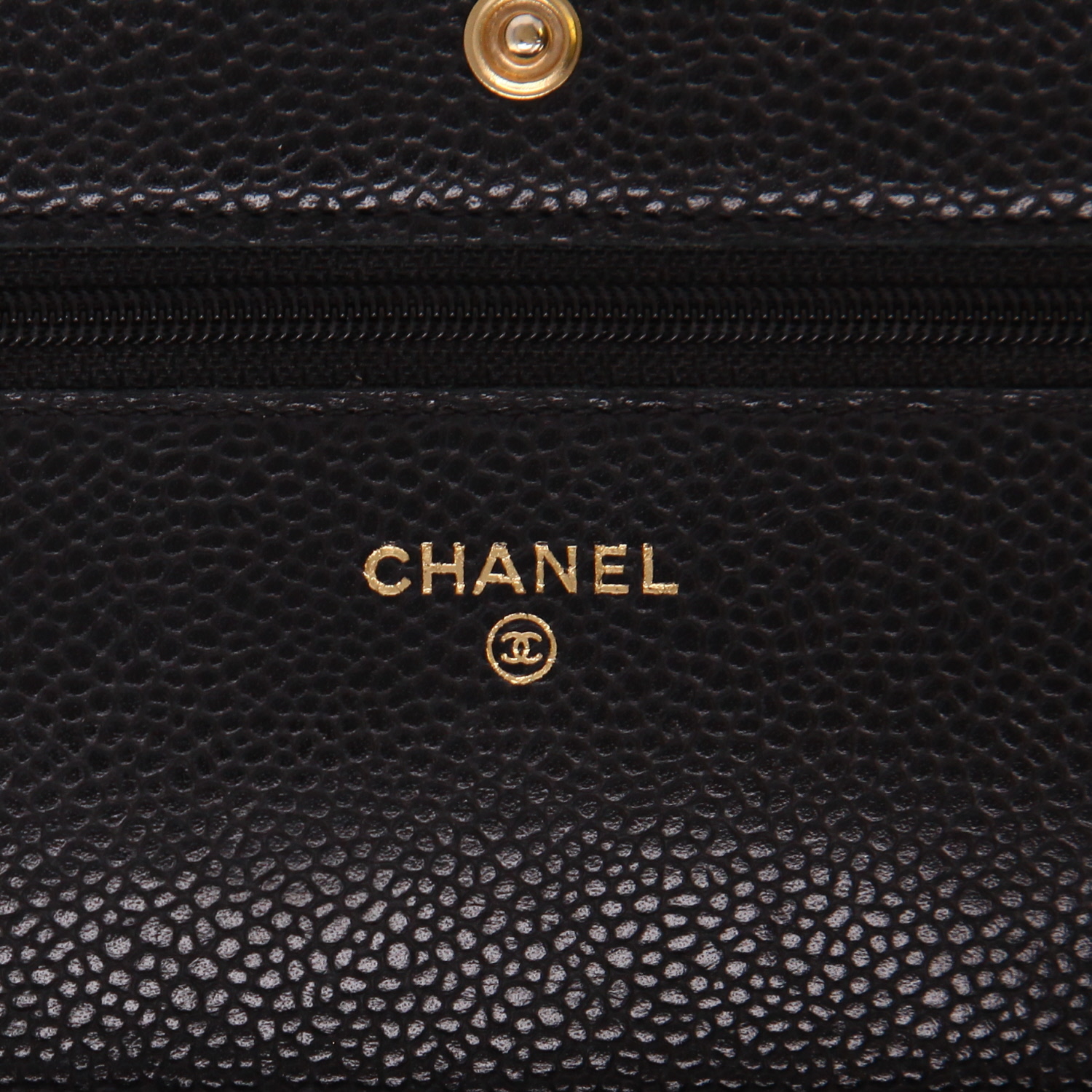 Borsa a tracolla Chanel  Wallet on Chain in pelle martellata e trapuntata nera - Detail D2