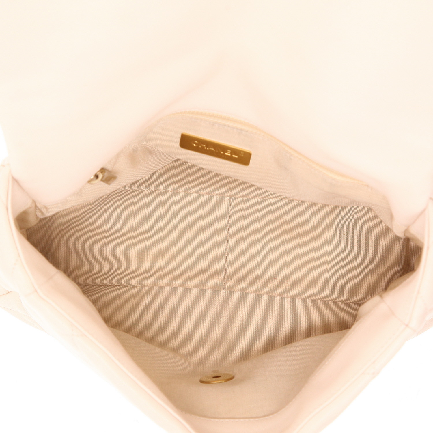 Sac bandoulière Chanel  19 en cuir matelassé beige - Detail D3